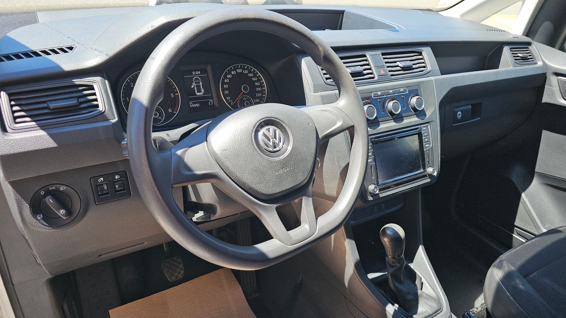 VW CADDY-image-5