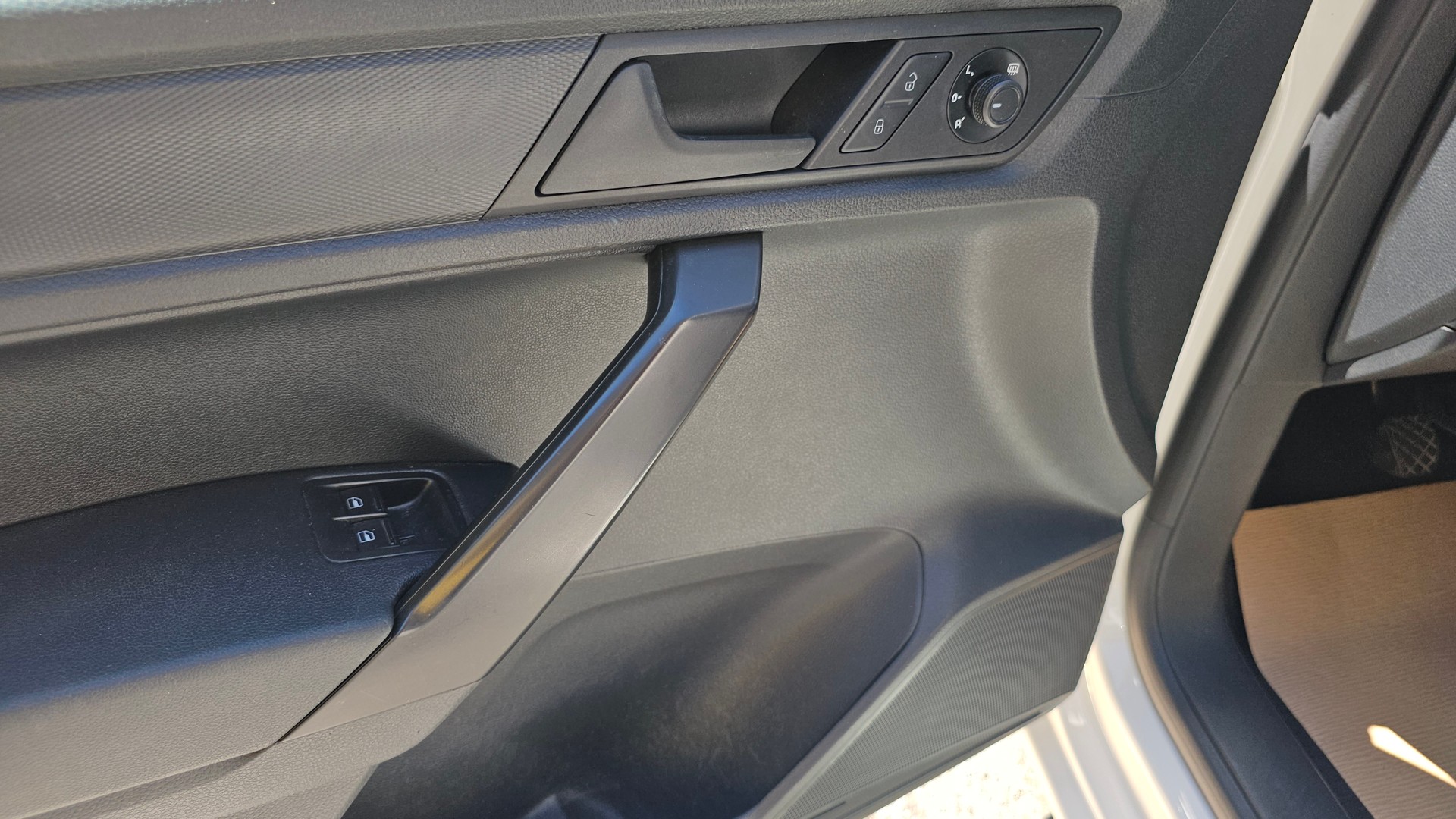 VW CADDY-image-9