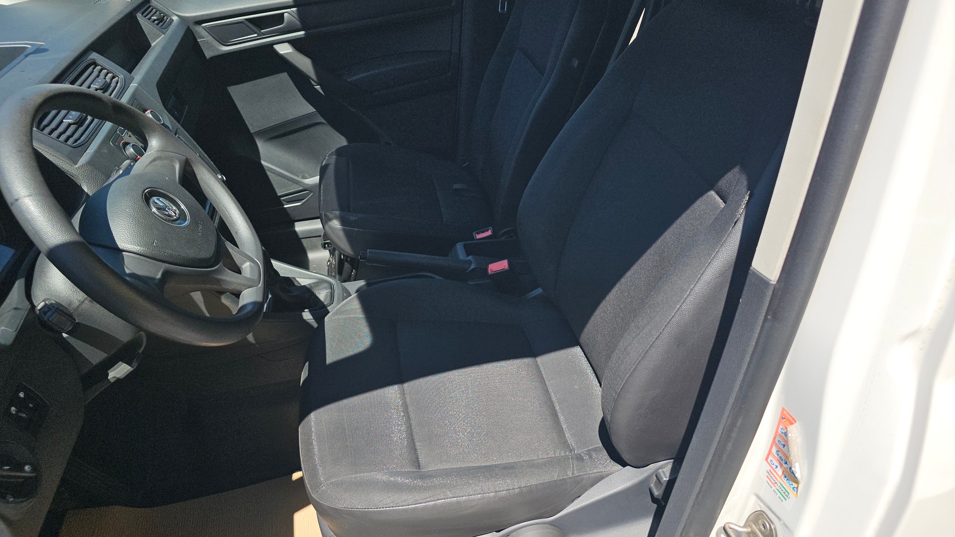 VW CADDY-image-4