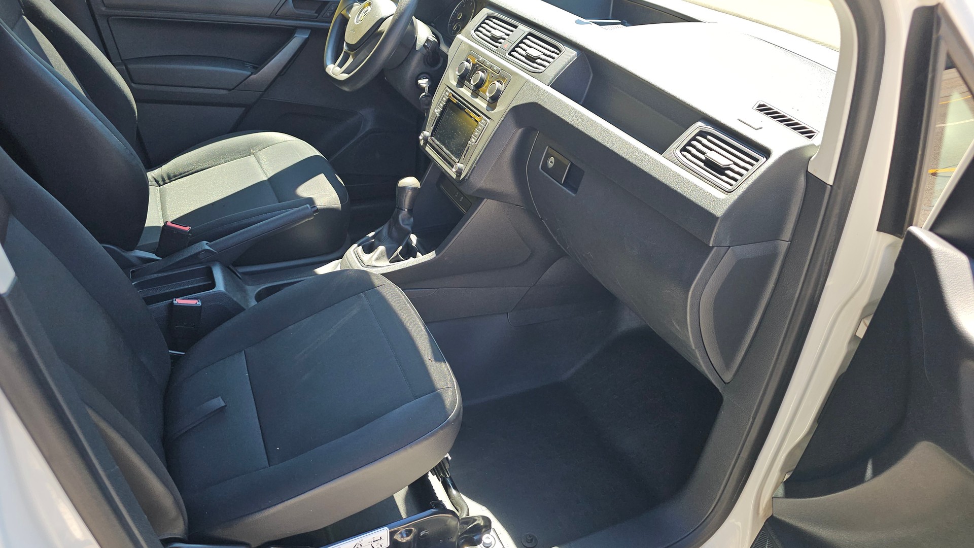 VW CADDY-image-6
