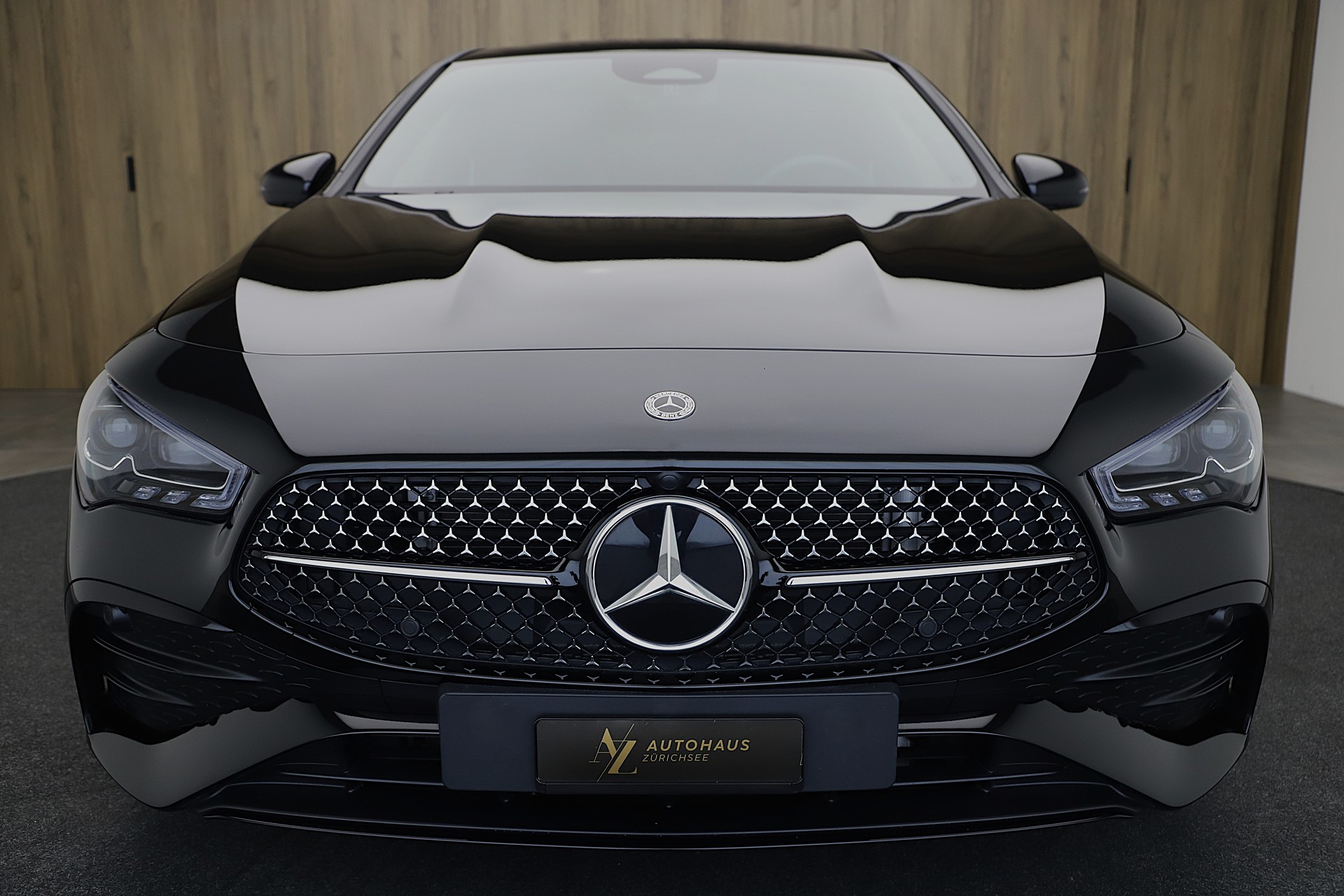 MERCEDES-BENZ CLA 200 Shooting Brake 7G-DCT AMG Line Night Edition-image-1
