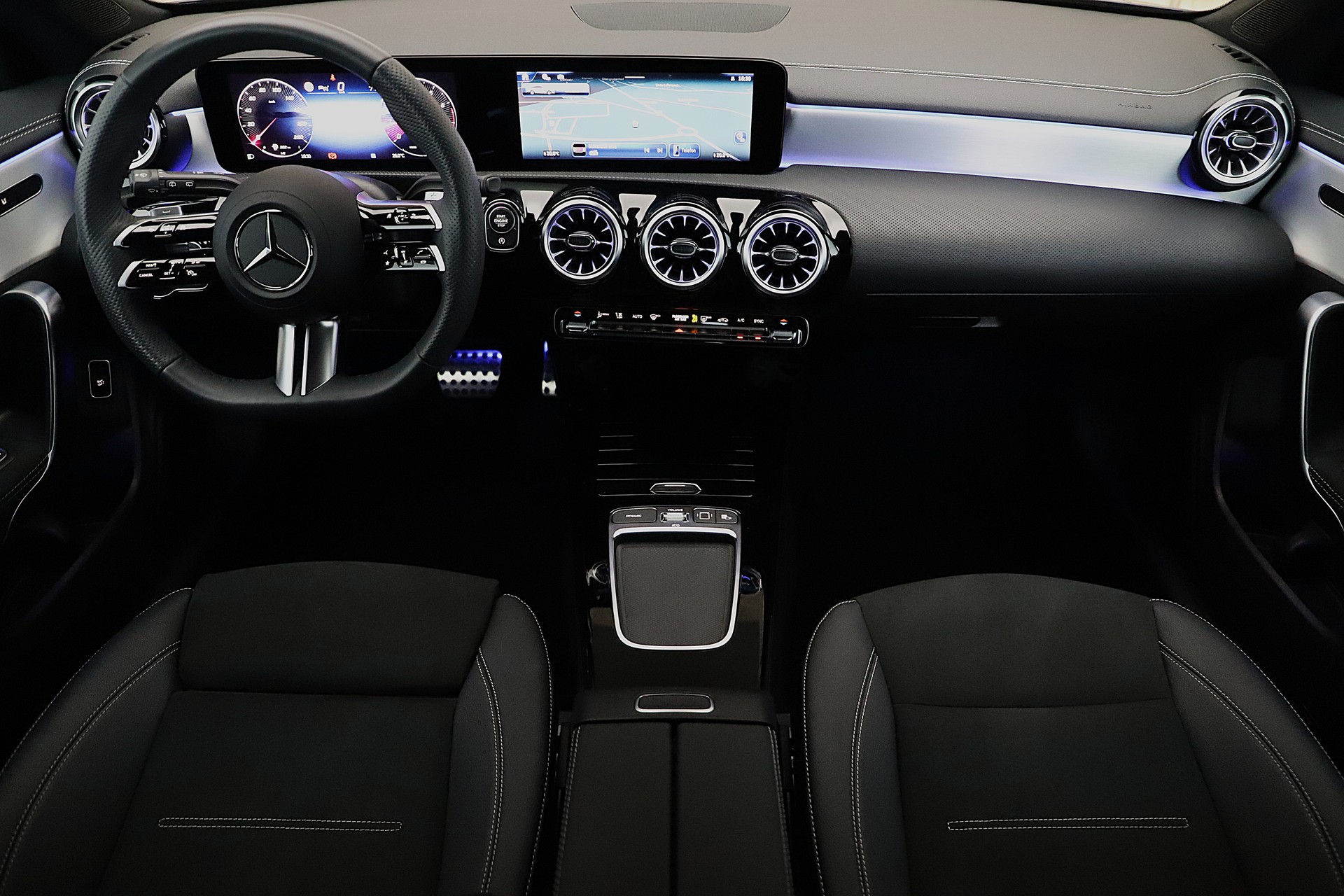 MERCEDES-BENZ CLA 200 Shooting Brake 7G-DCT AMG Line Night Edition-image-5