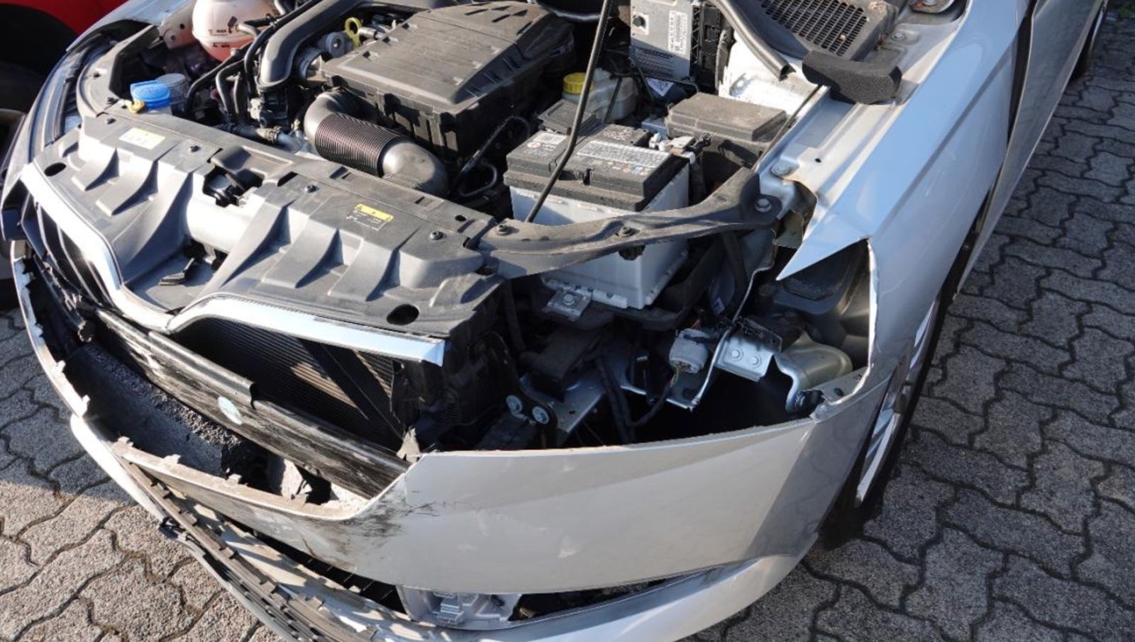 SKODA Fabia Combi 1.0 TSI Style-image-5