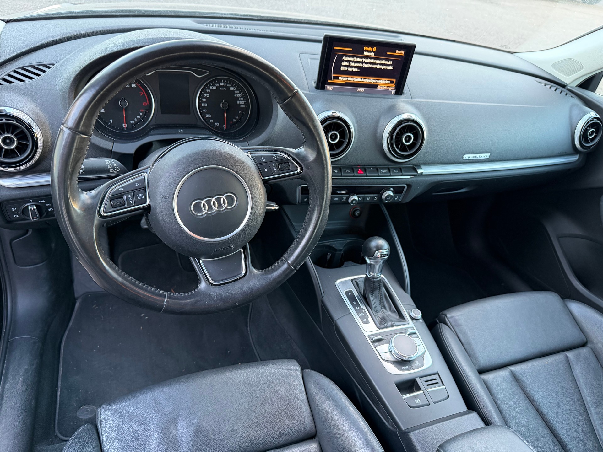 AUDI A3 1.8 TFSI Ambition quattro S-tronic-image-8