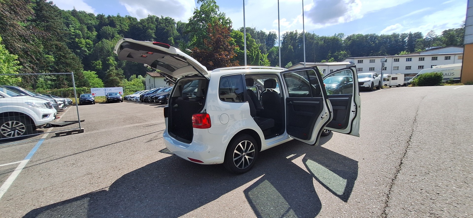 VW Touran 1.4 TSI EcoFuel Design DSG-image-19