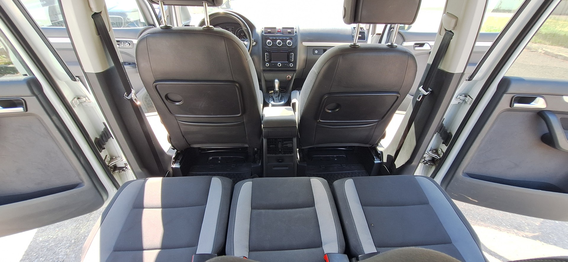 VW Touran 1.4 TSI EcoFuel Design DSG-image-25