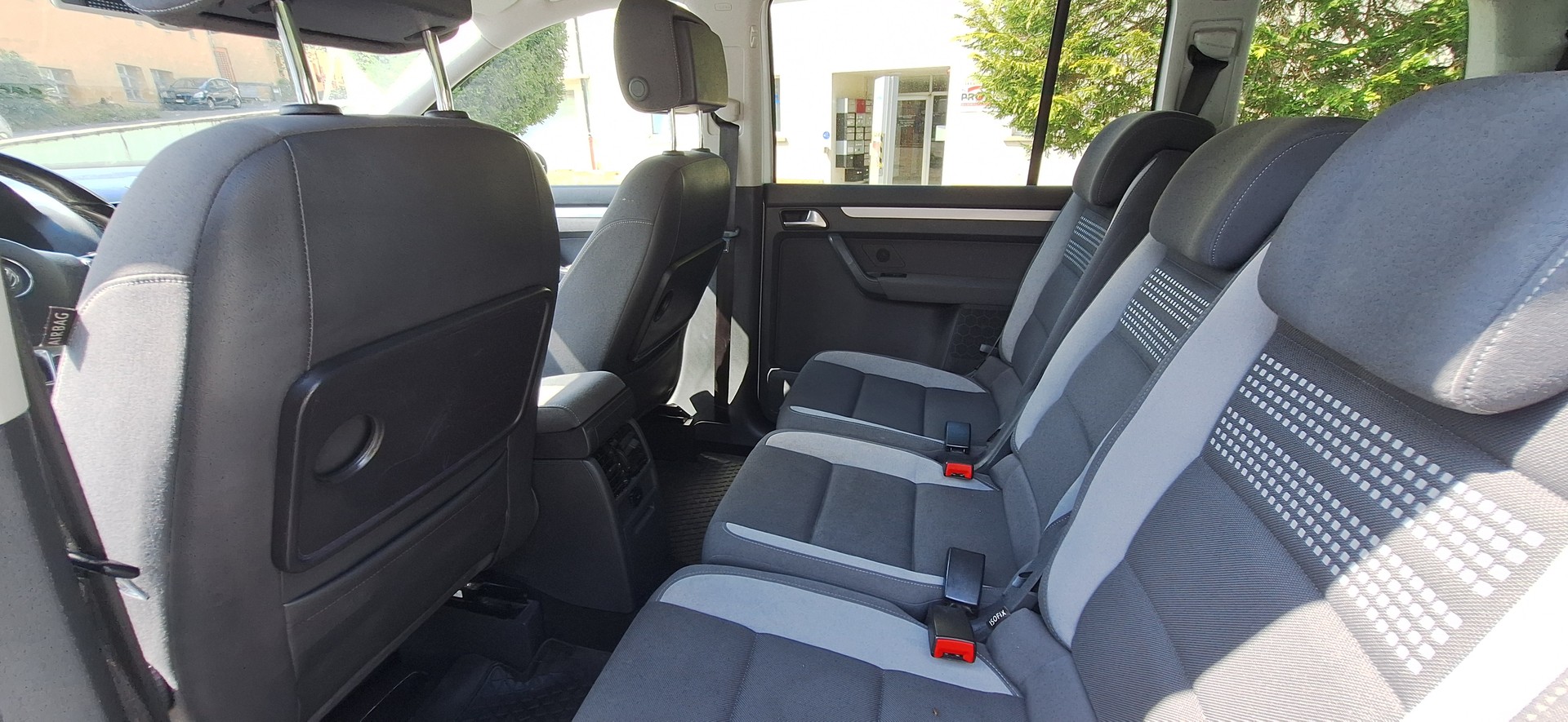 VW Touran 1.4 TSI EcoFuel Design DSG-image-10