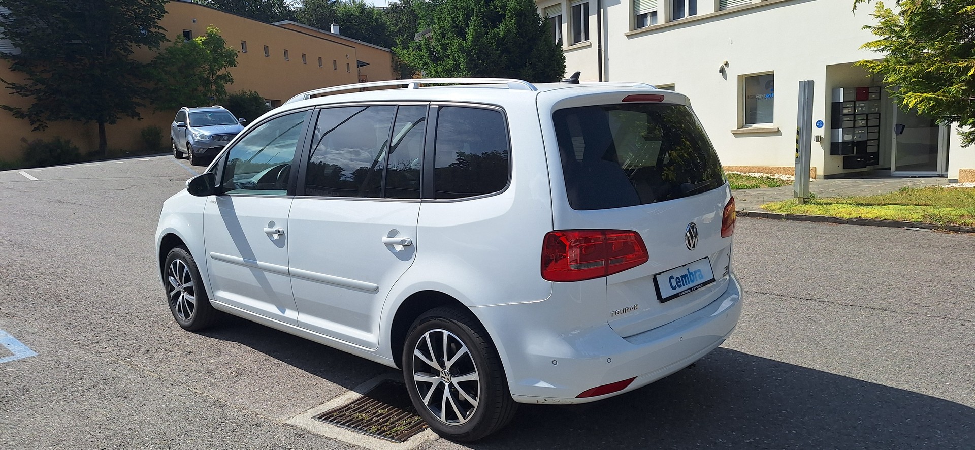 VW Touran 1.4 TSI EcoFuel Design DSG-image-3