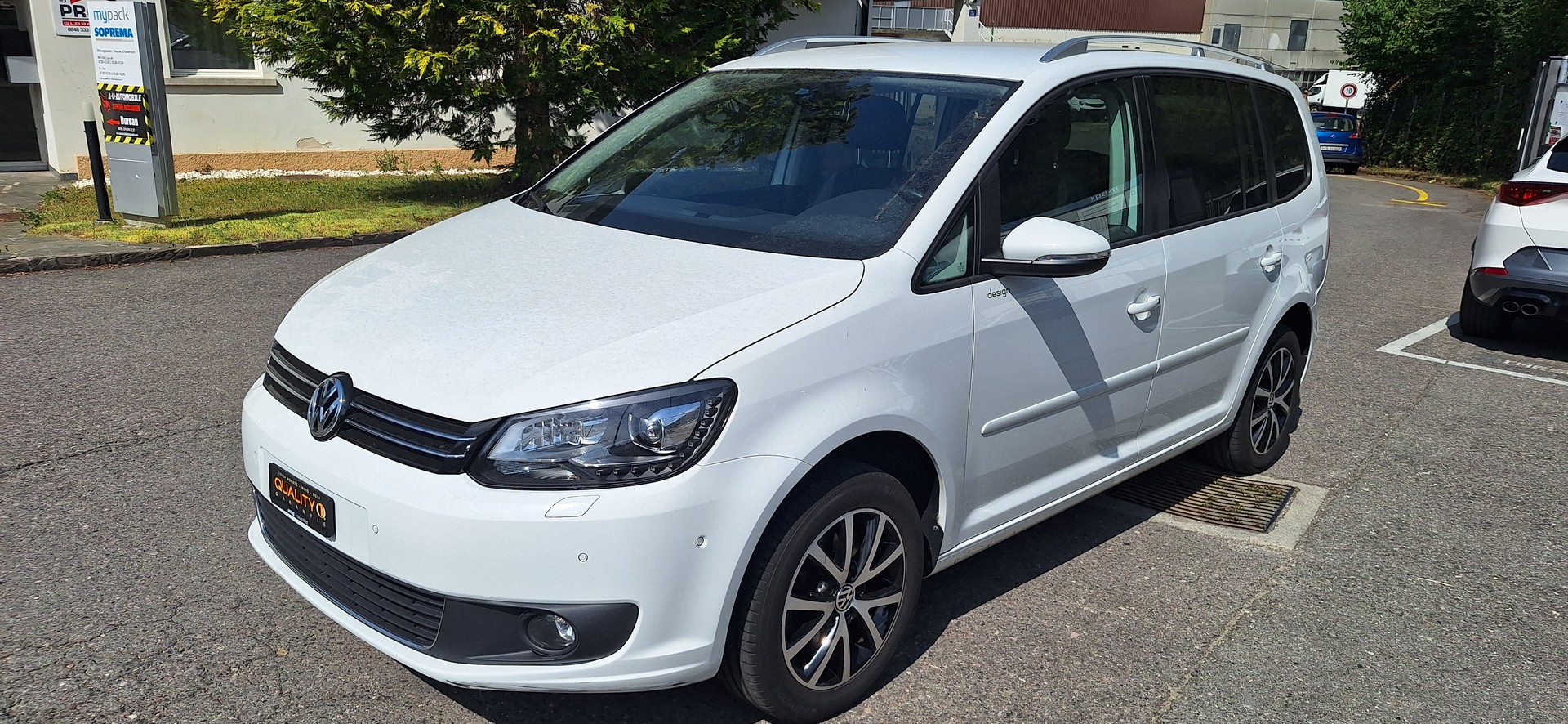 VW Touran 1.4 TSI EcoFuel Design DSG-image-0