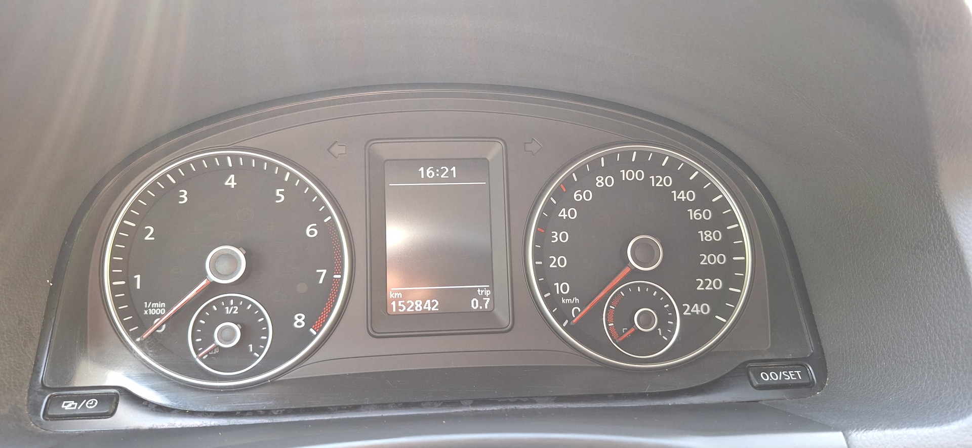 VW Touran 1.4 TSI EcoFuel Design DSG-image-28