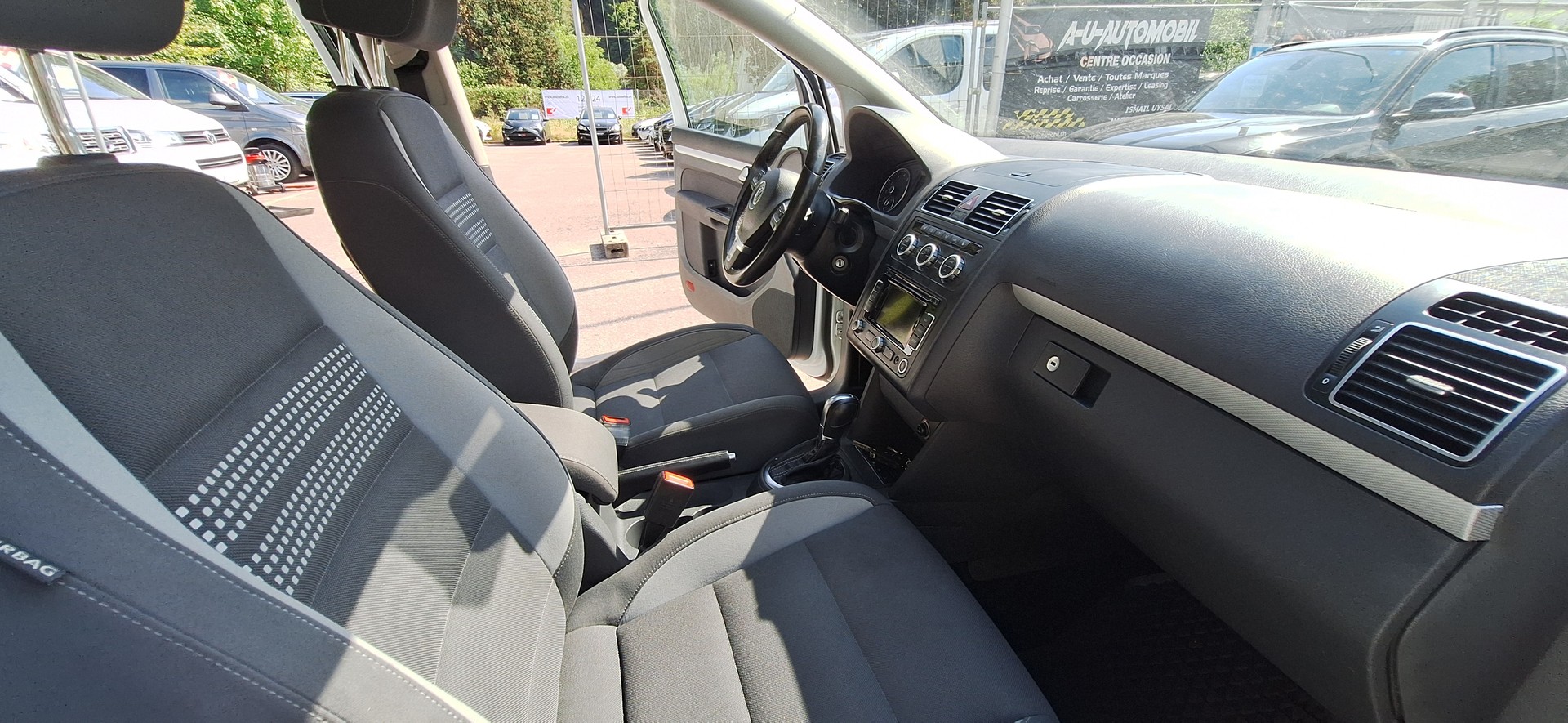 VW Touran 1.4 TSI EcoFuel Design DSG-image-13