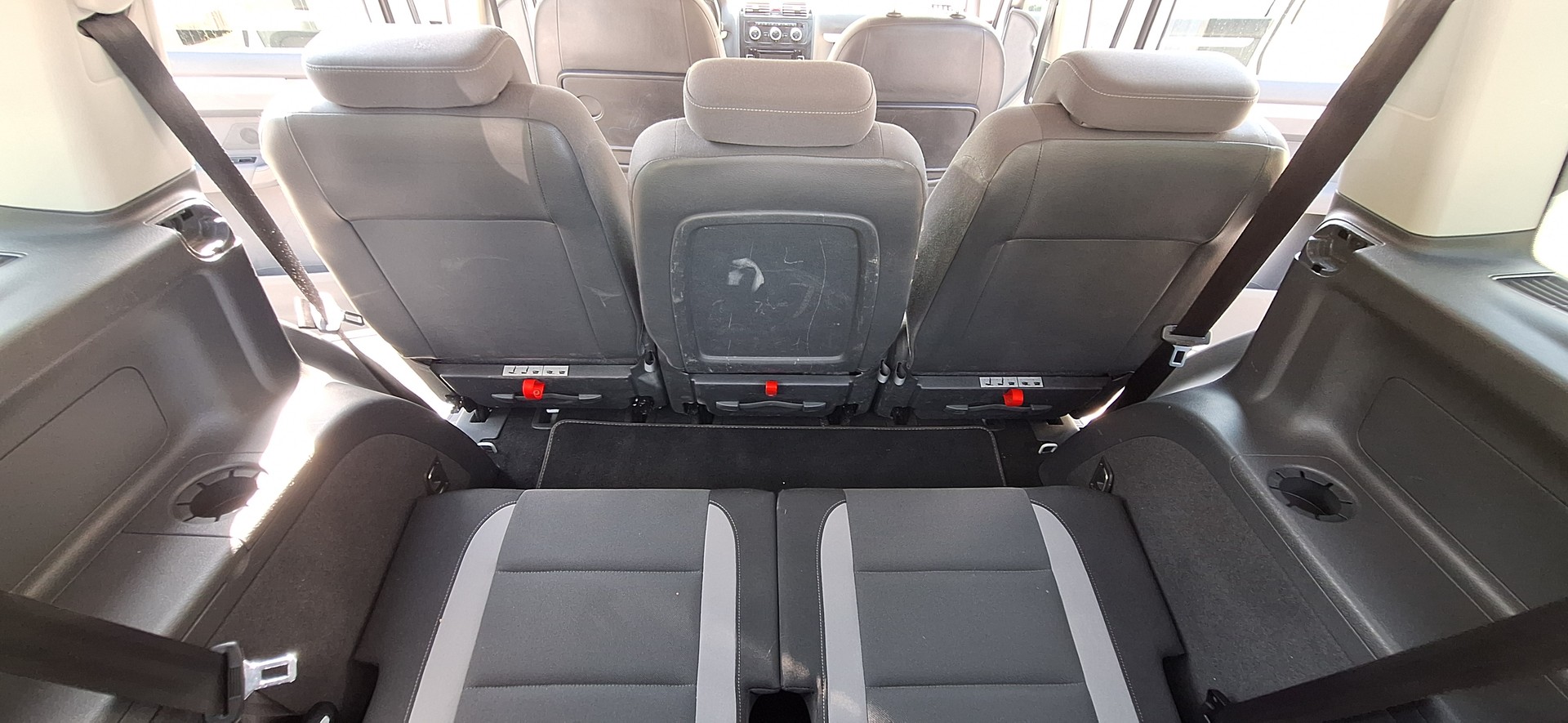 VW Touran 1.4 TSI EcoFuel Design DSG-image-24
