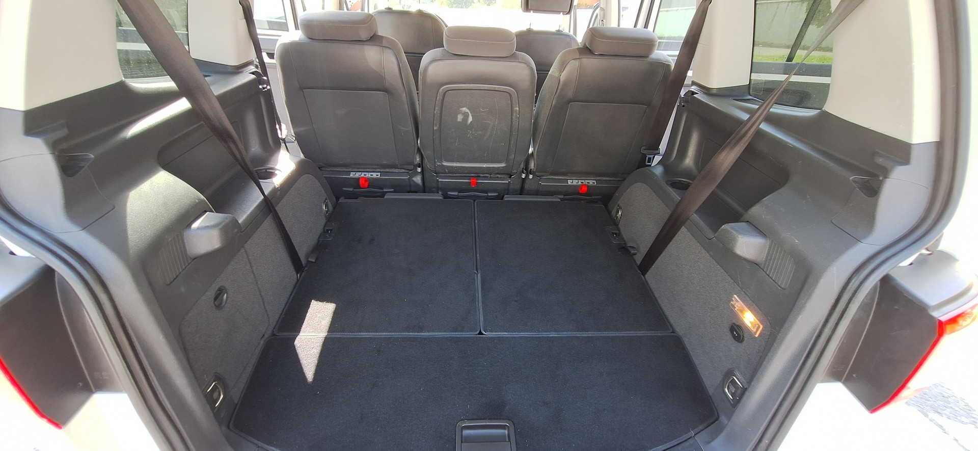 VW Touran 1.4 TSI EcoFuel Design DSG-image-23