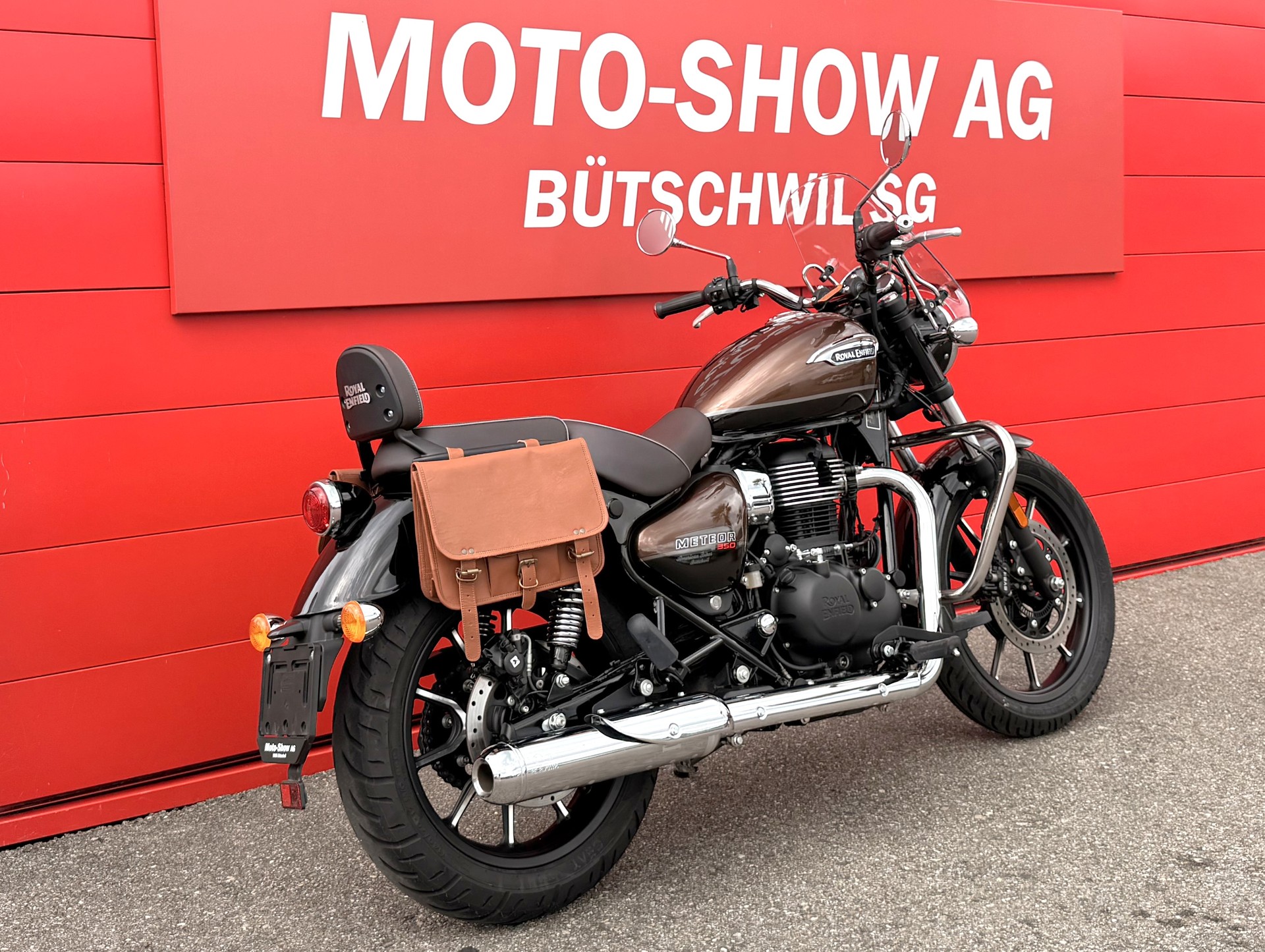 ROYAL ENFIELD Meteor Stellar-showroom-element-2