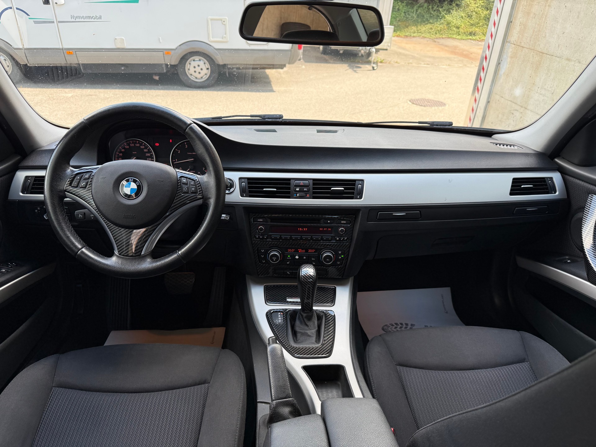 BMW 318i Dynamic Edition Steptronic || Frisch ab MFK-image-7