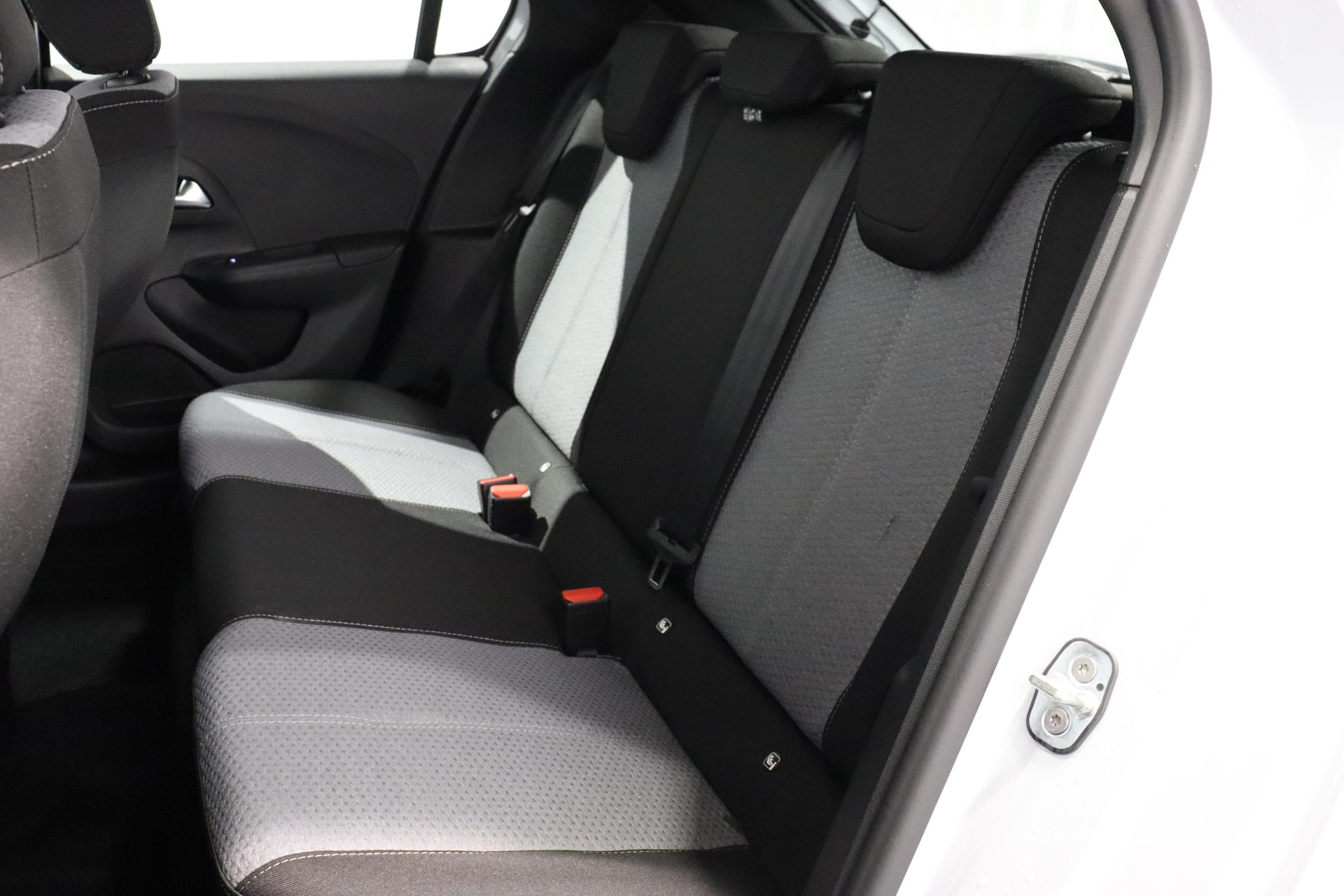 OPEL Corsa 1.2 T Hybrid Edition-image-4