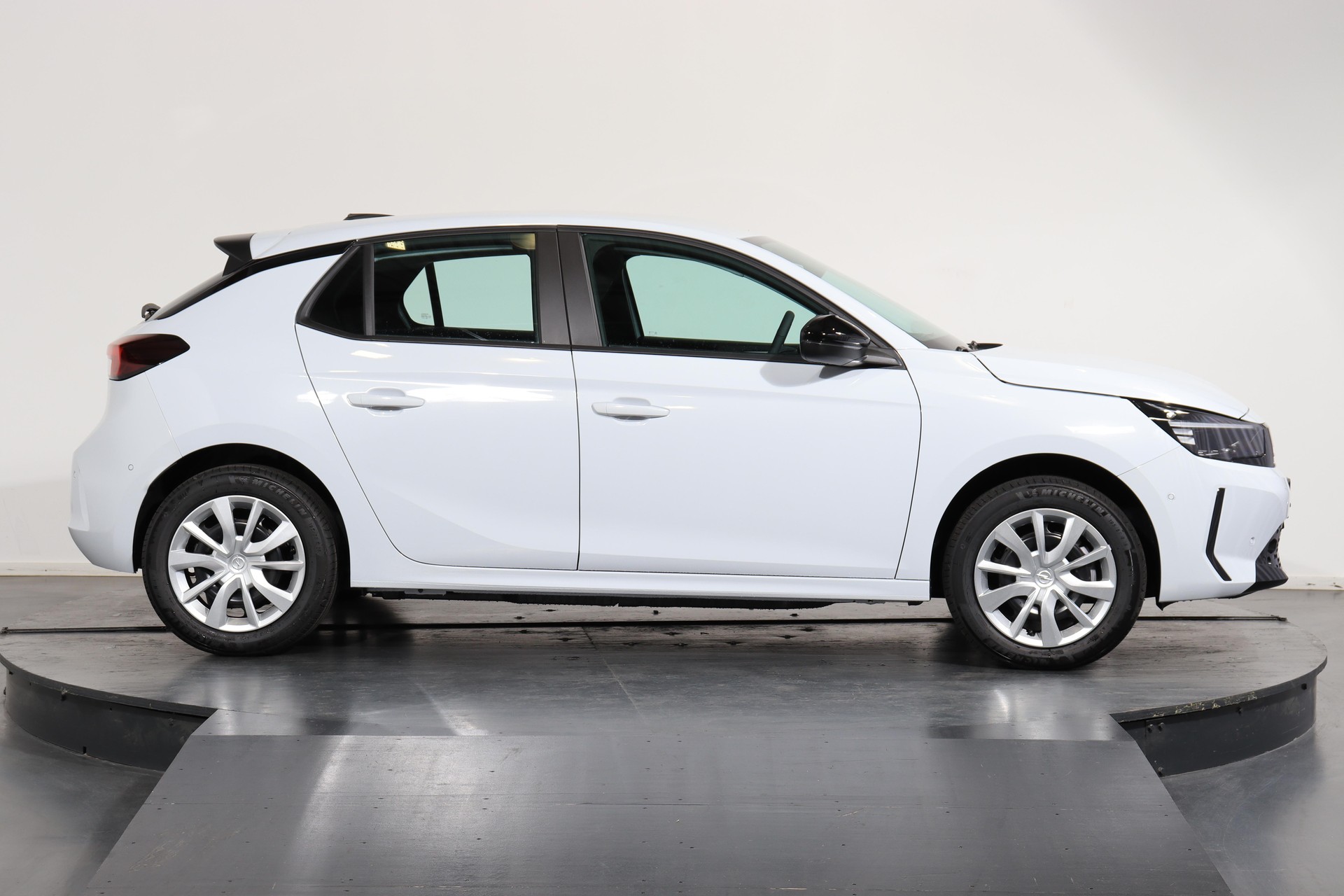 OPEL Corsa 1.2 T Hybrid Edition-image-1