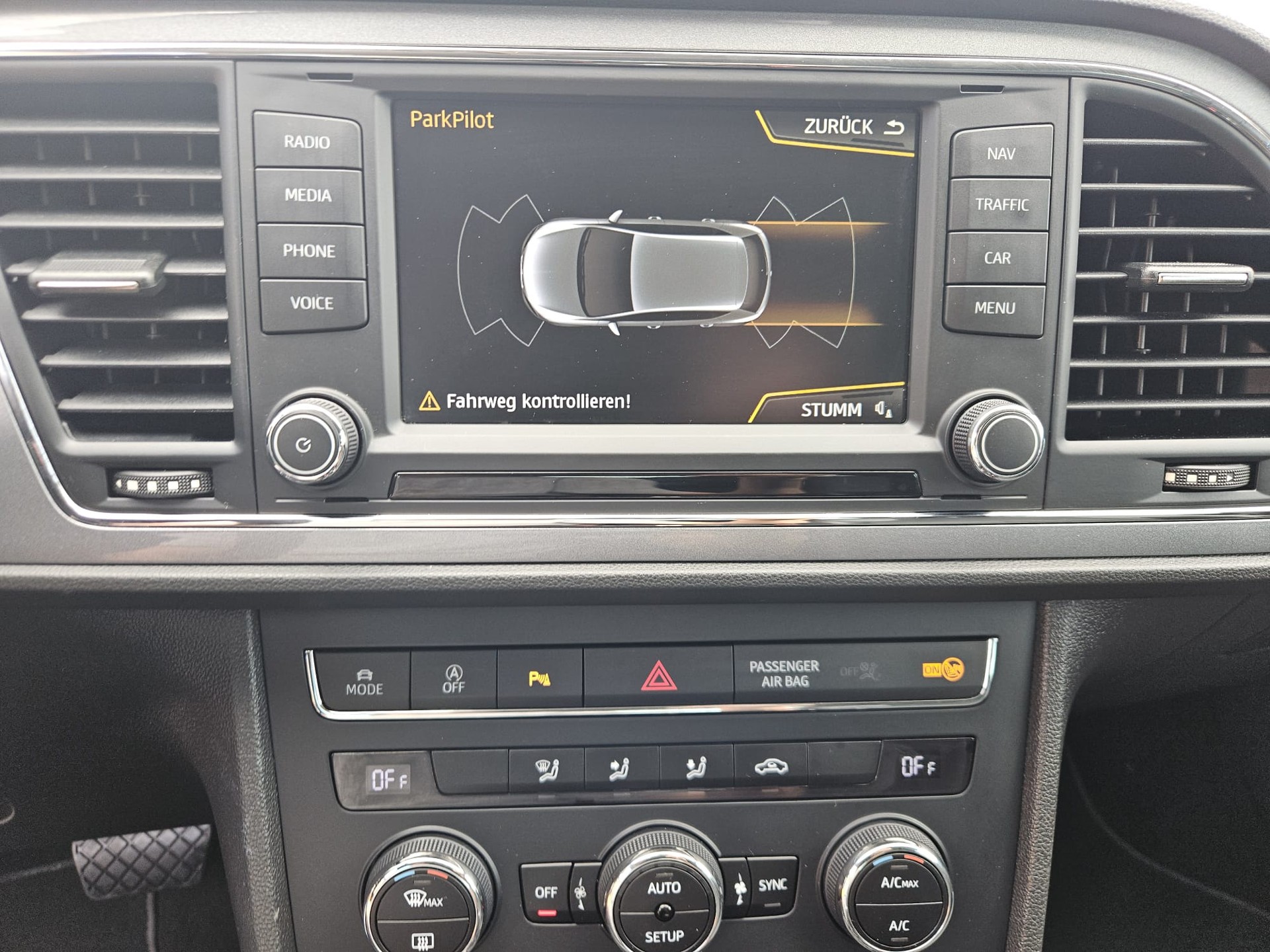 SEAT Leon 1.4 TSI FR Line DSG-image-10