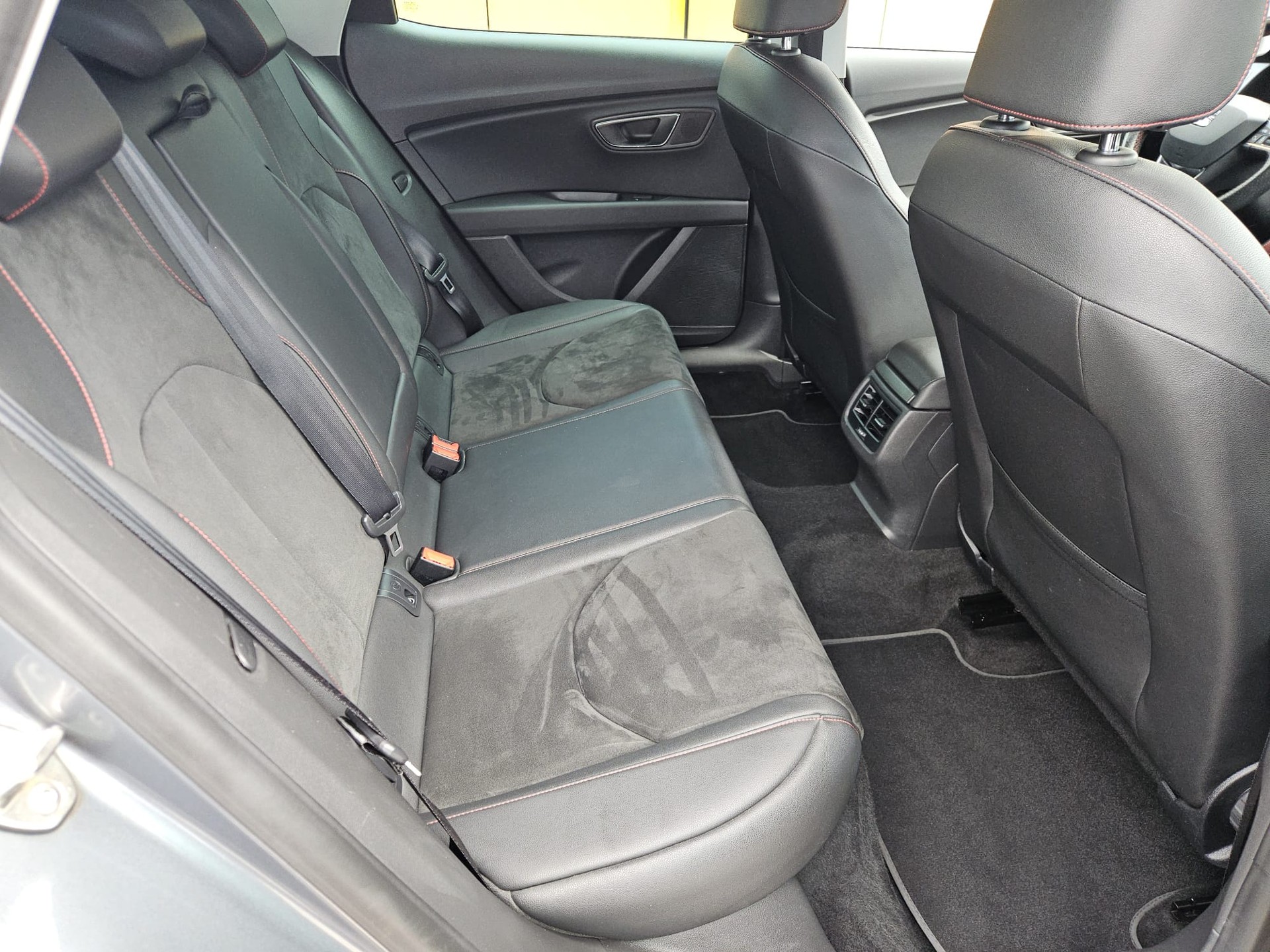 SEAT Leon 1.4 TSI FR Line DSG-image-8