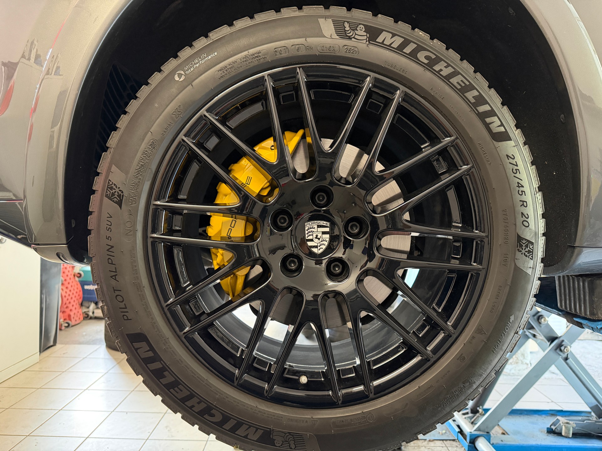 PORSCHE Cayenne S 4.2 V8 Diesel *Porsche Garantie bis 05.2027*-image-21