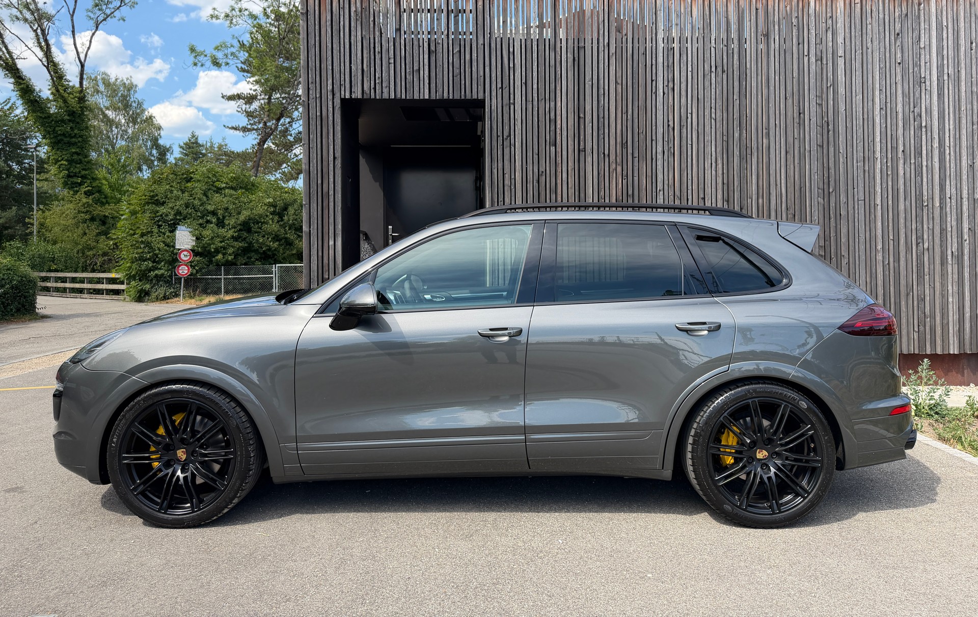 PORSCHE Cayenne S 4.2 V8 Diesel *Porsche Garantie bis 05.2027*-image-2
