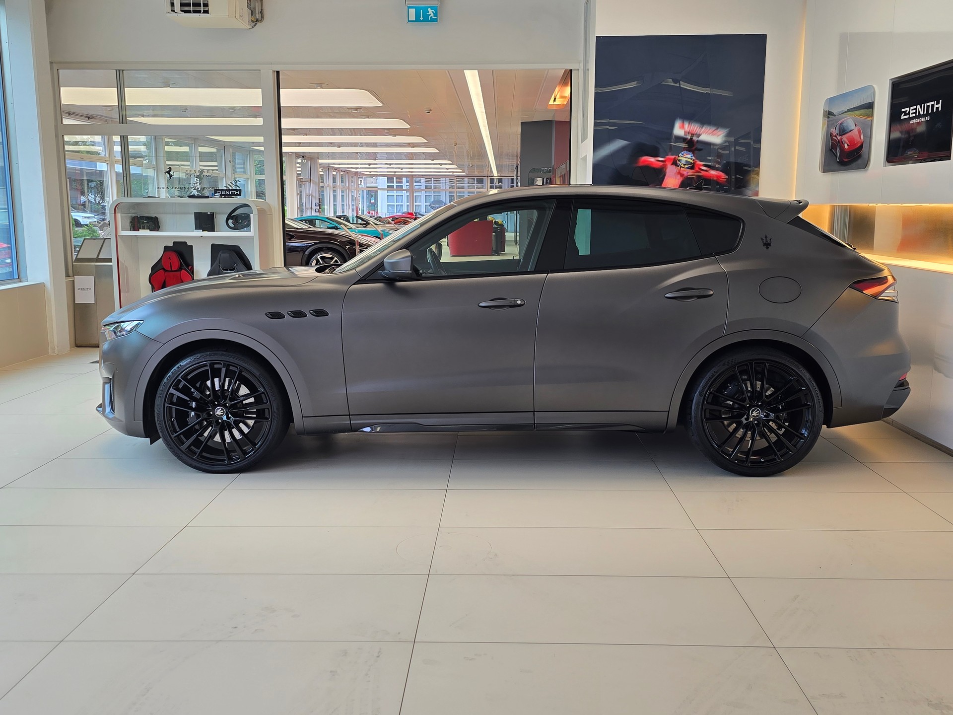MASERATI Levante 3.8 V8 Trofeo Q4 Automatica-image-7