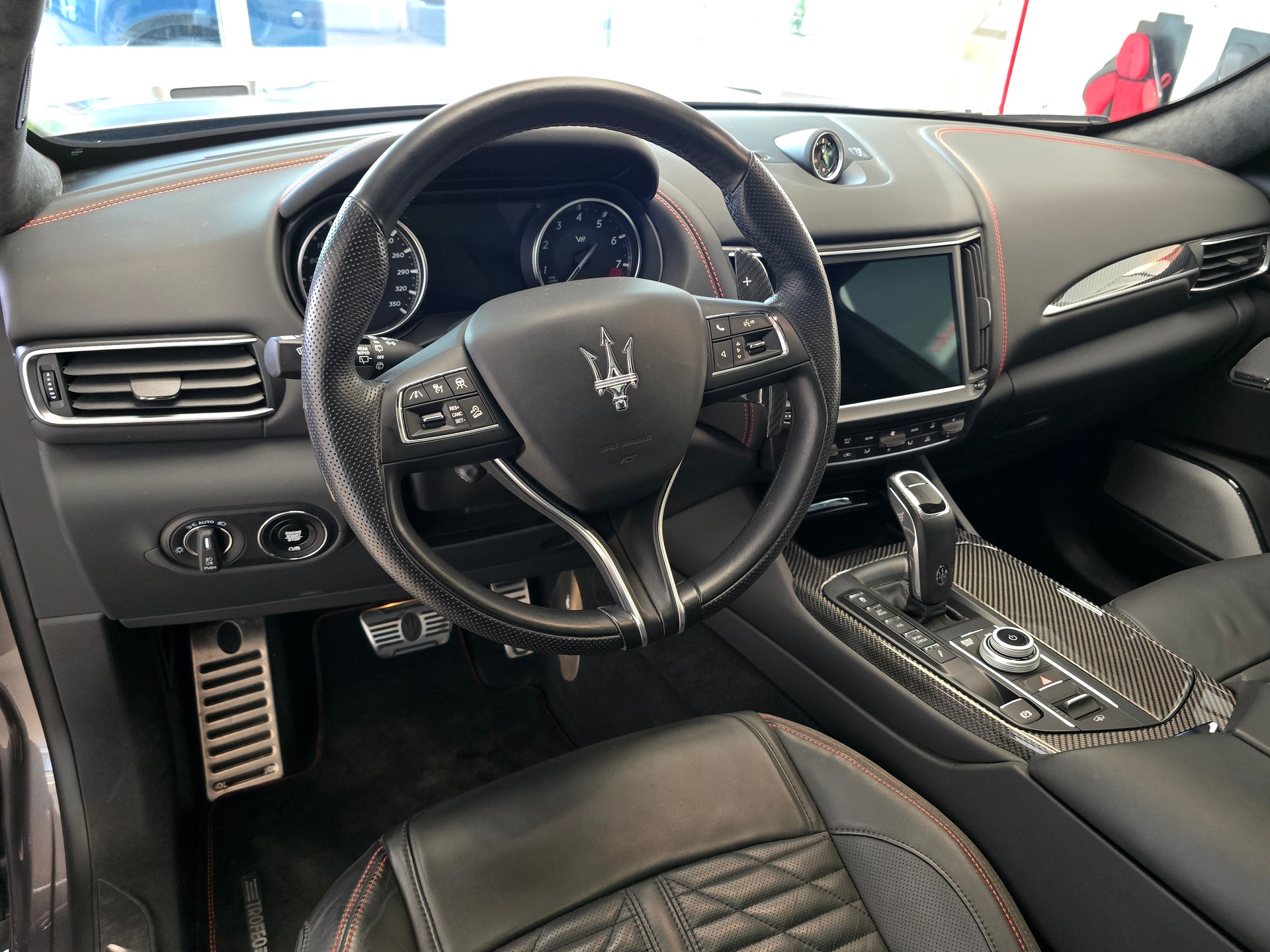 MASERATI Levante 3.8 V8 Trofeo Q4 Automatica-image-10