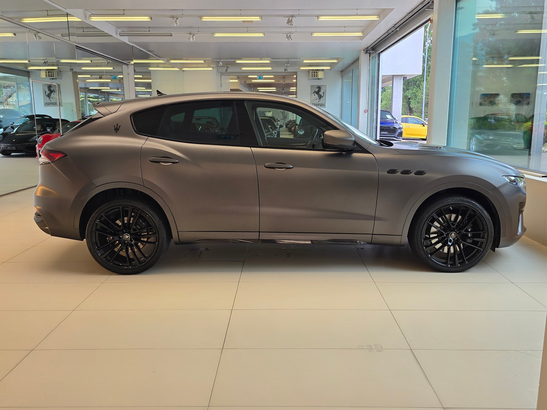 MASERATI Levante 3.8 V8 Trofeo Q4 Automatica-image-3