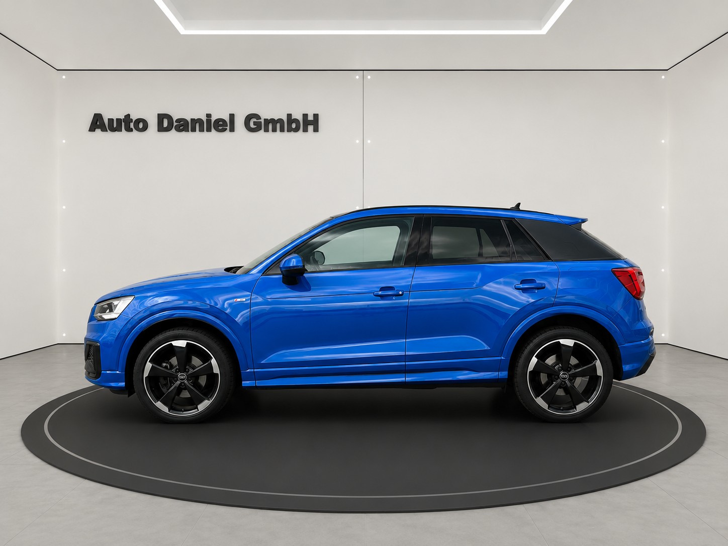 AUDI Q2 35 TFSI Design Attraction S-tronic-showroom-element-1