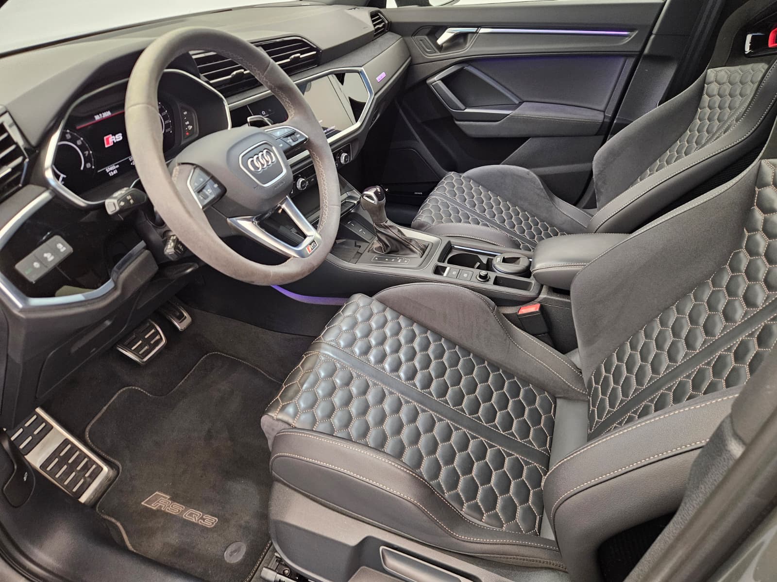 AUDI RS Q3 Sportback edition 10 years quattro S tronic-image-10