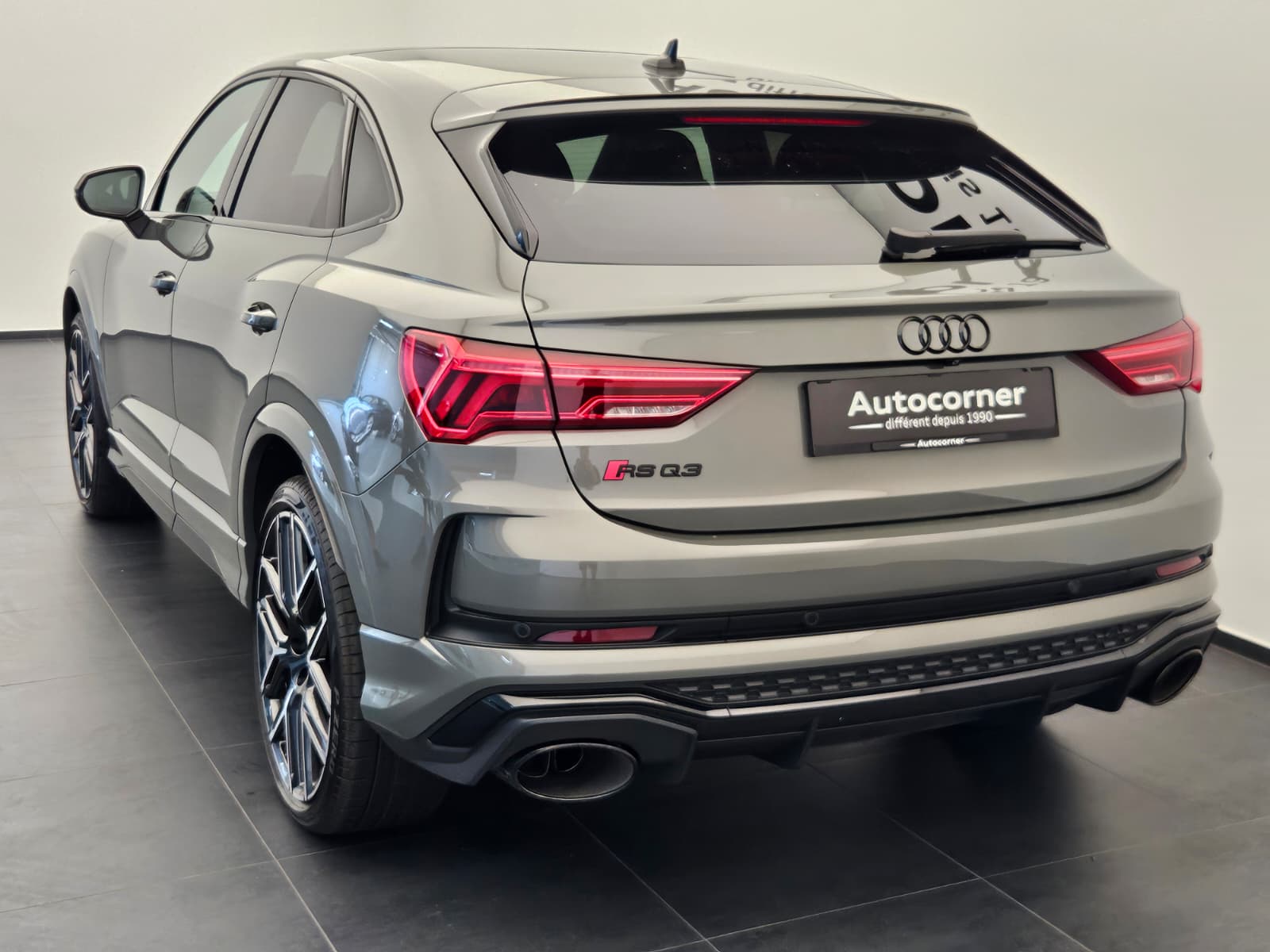 AUDI RS Q3 Sportback edition 10 years quattro S tronic-image-8