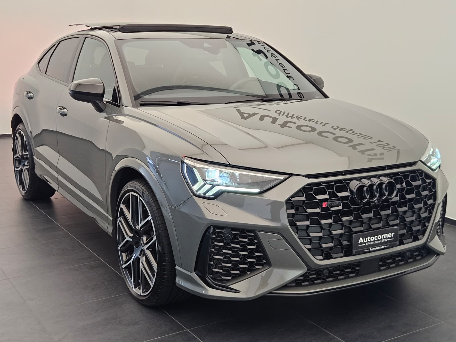 AUDI RS Q3 Sportback edition 10 years quattro S tronic-image-4