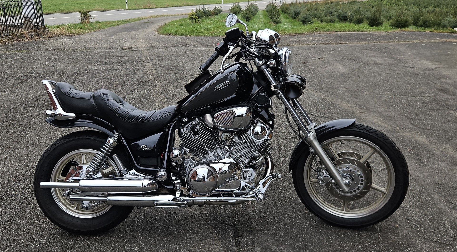 YAMAHA XV 1100 Virago-image-1