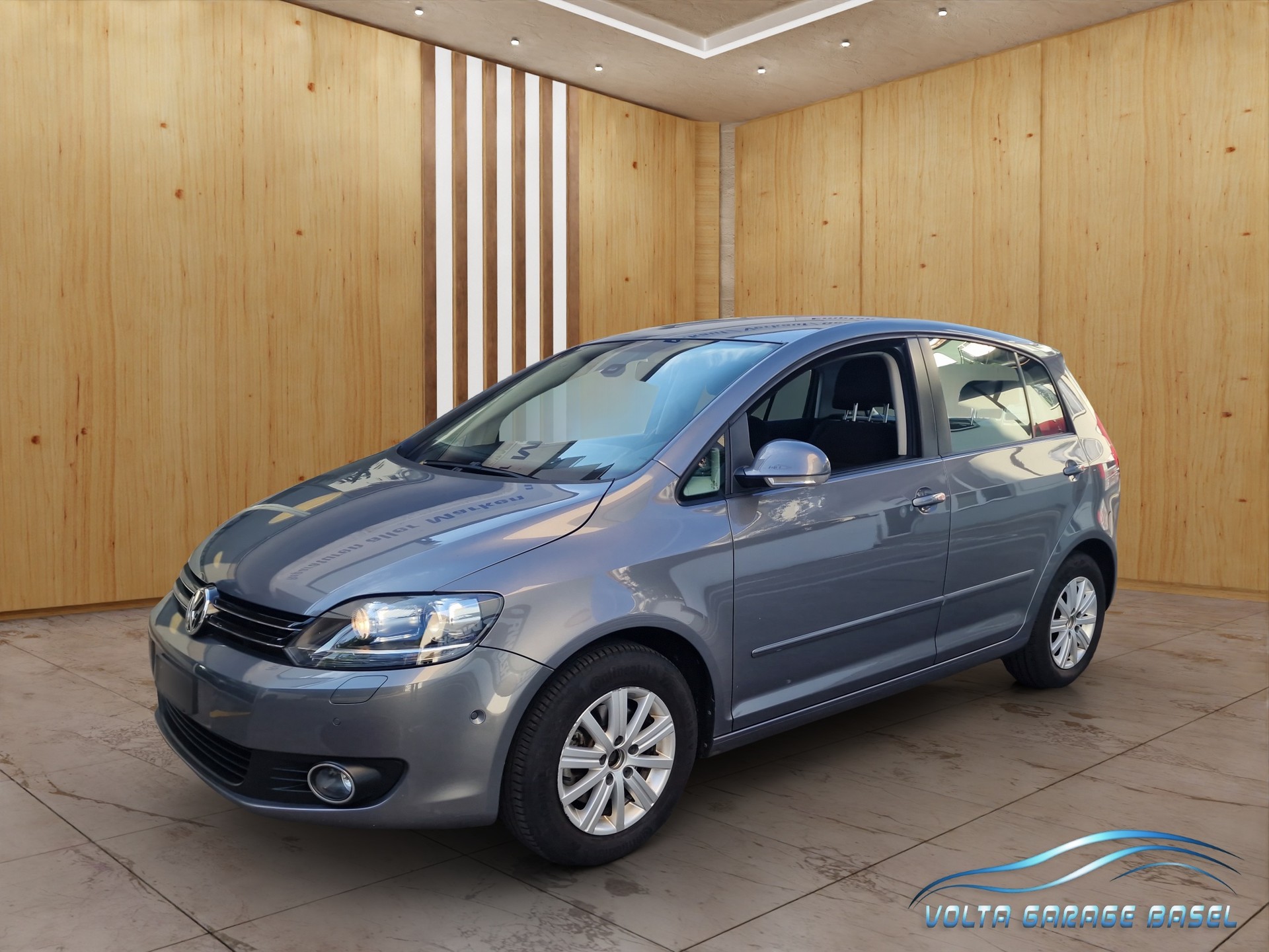 VW Golf Plus 1.6 TDI BMT Comfortline DSG-image-0
