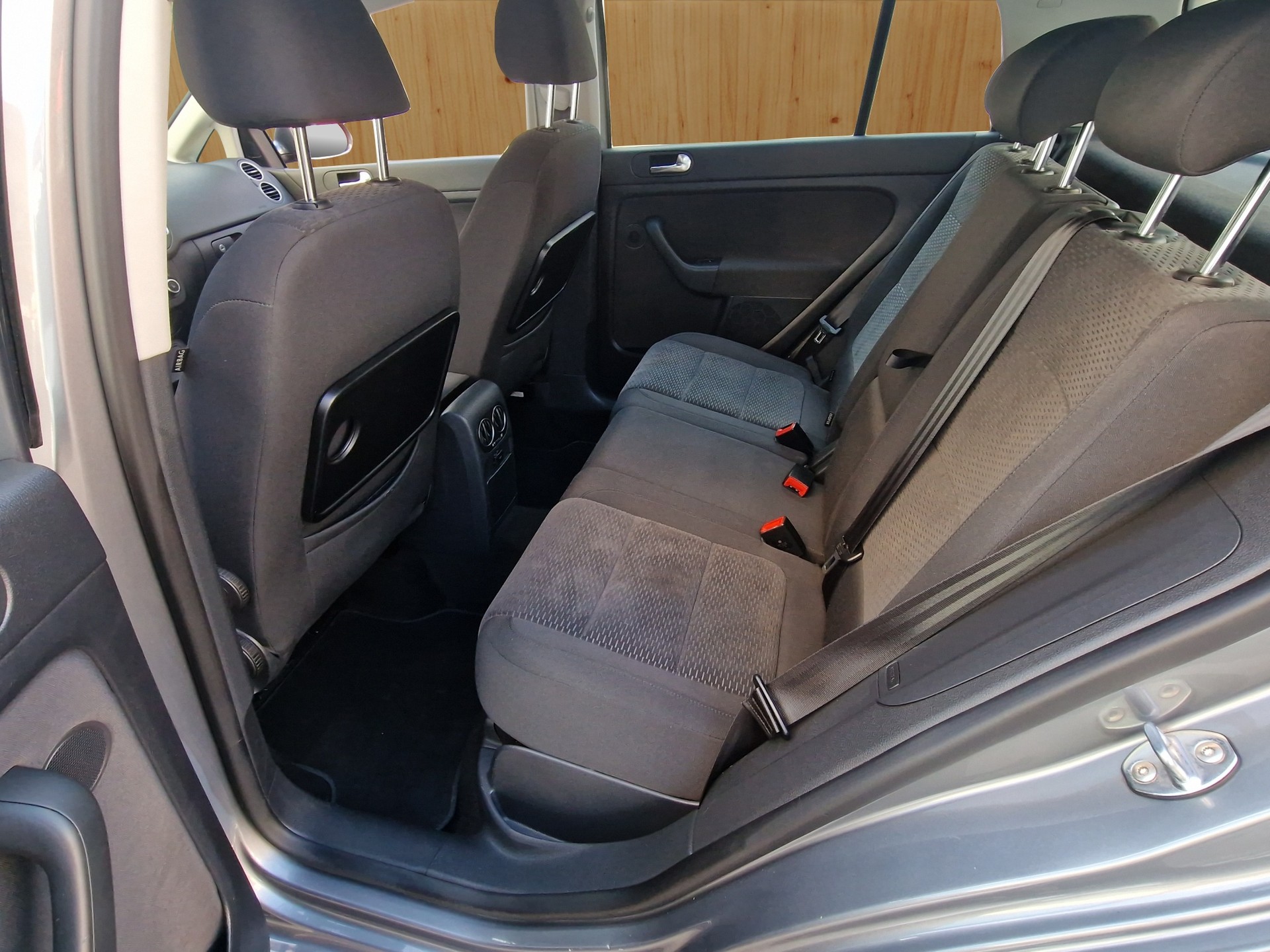 VW Golf Plus 1.6 TDI BMT Comfortline DSG-image-13