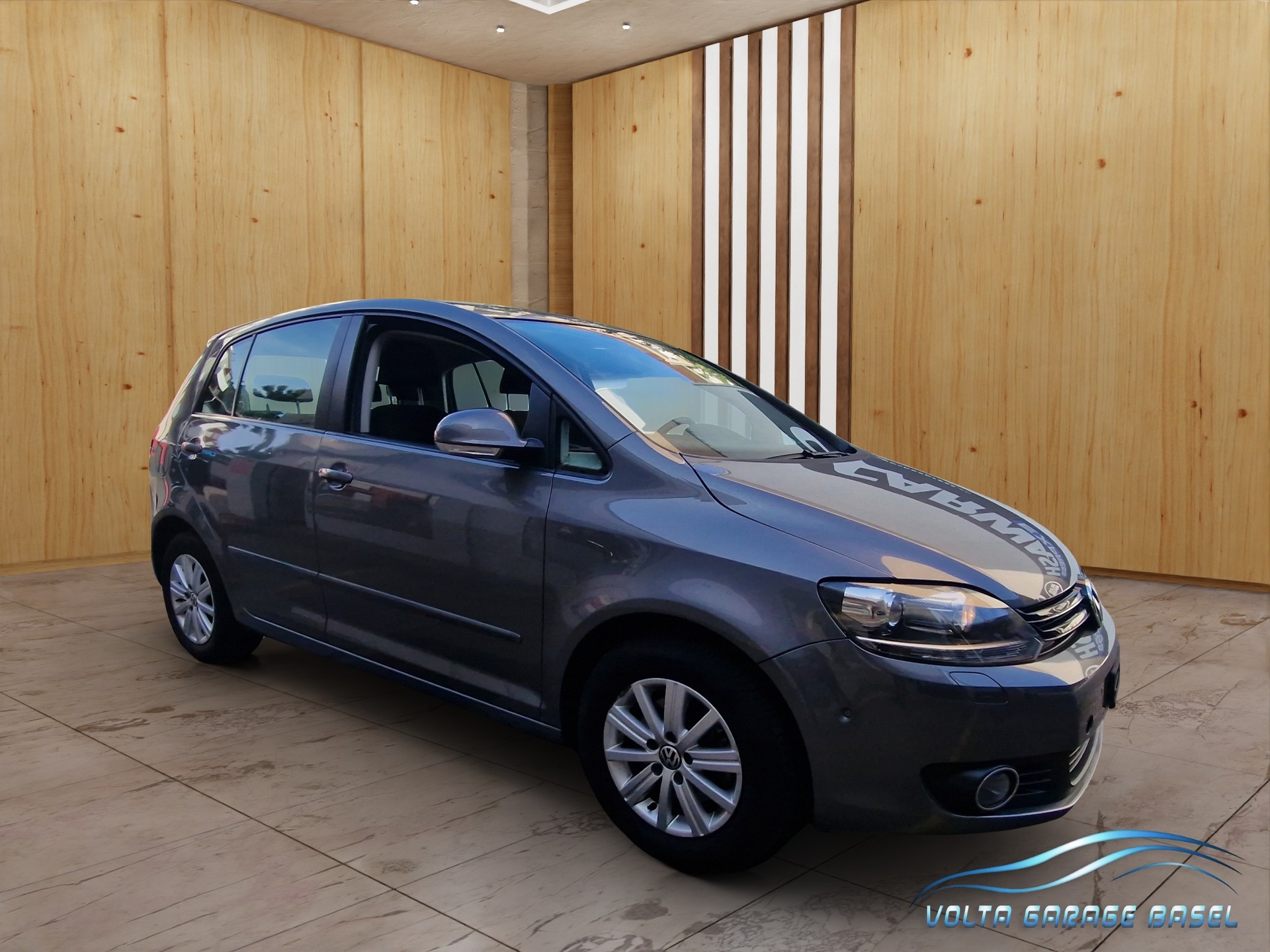 VW Golf Plus 1.6 TDI BMT Comfortline DSG-image-1