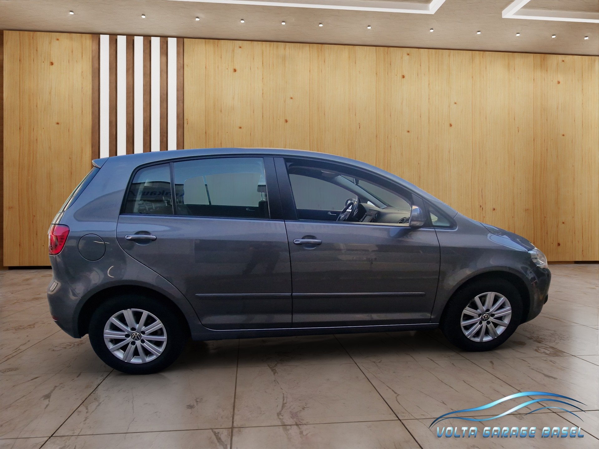 VW Golf Plus 1.6 TDI BMT Comfortline DSG-image-4