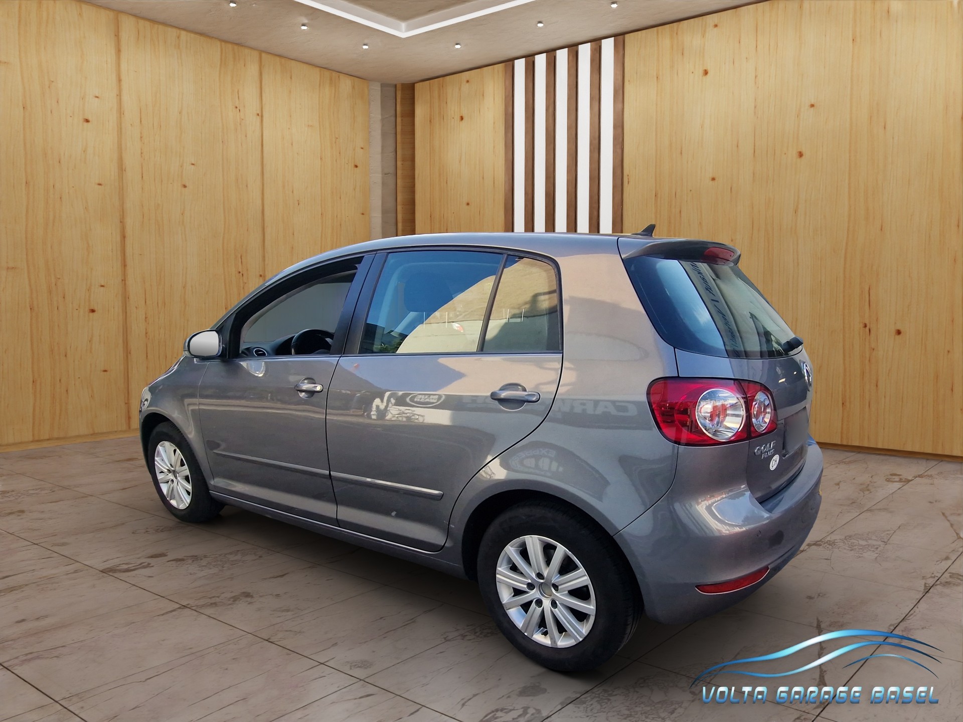 VW Golf Plus 1.6 TDI BMT Comfortline DSG-image-5