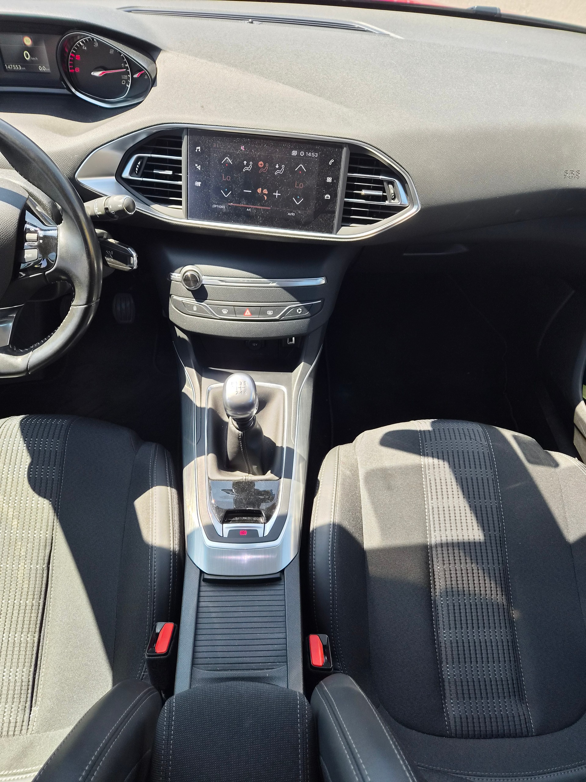 PEUGEOT 308 1.5 BlueHDI Allure-image-9