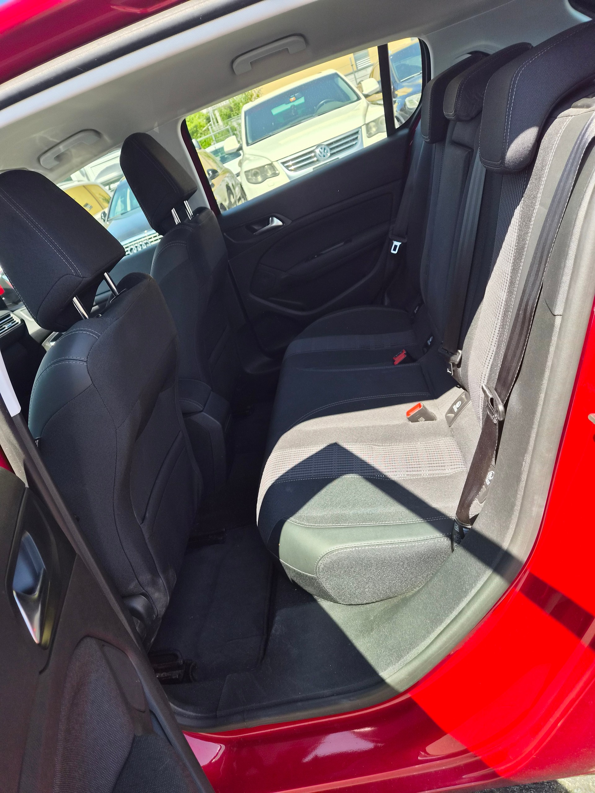 PEUGEOT 308 1.5 BlueHDI Allure-image-12