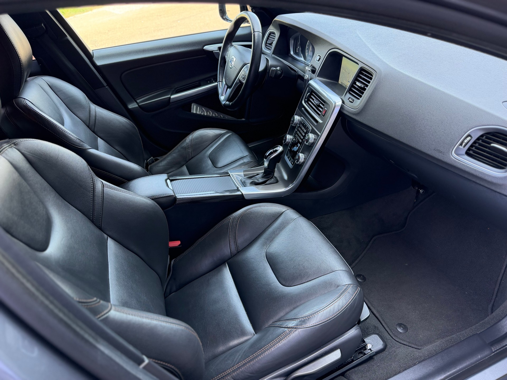 VOLVO Cross Country-image-15