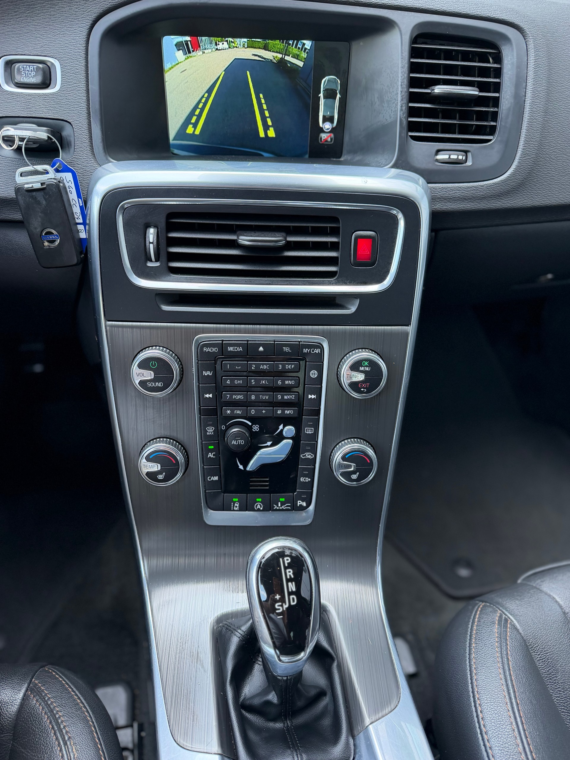 VOLVO Cross Country-image-19