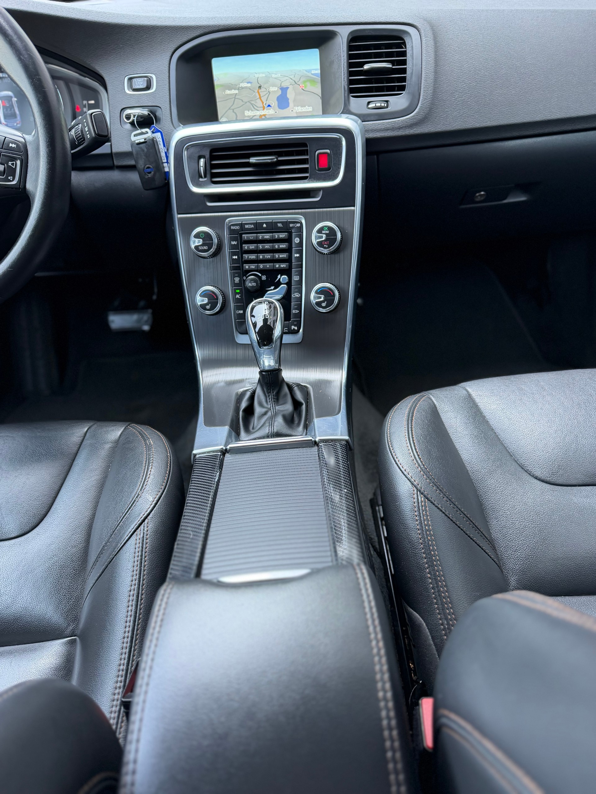 VOLVO Cross Country-image-13