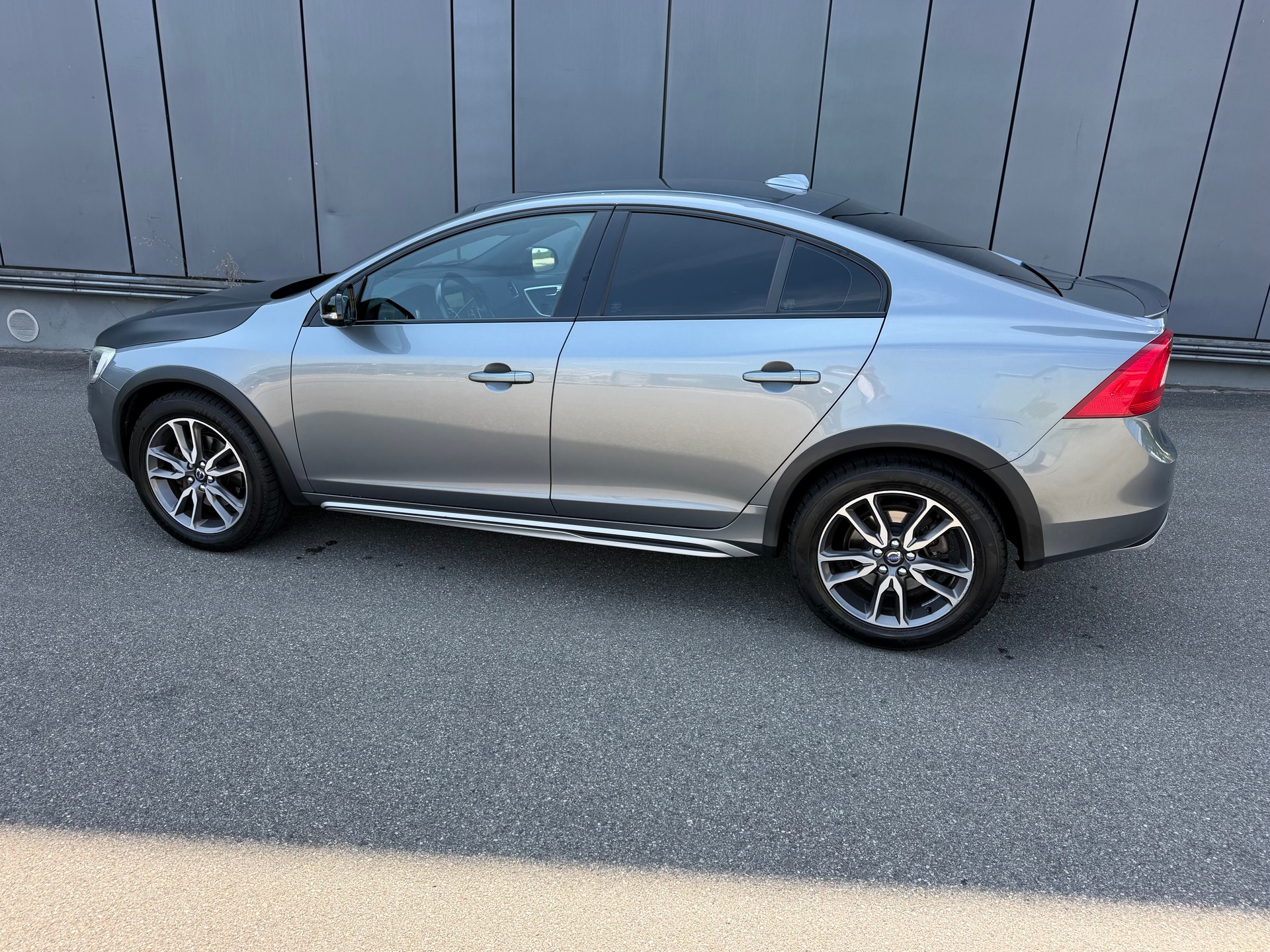 VOLVO Cross Country-image-7