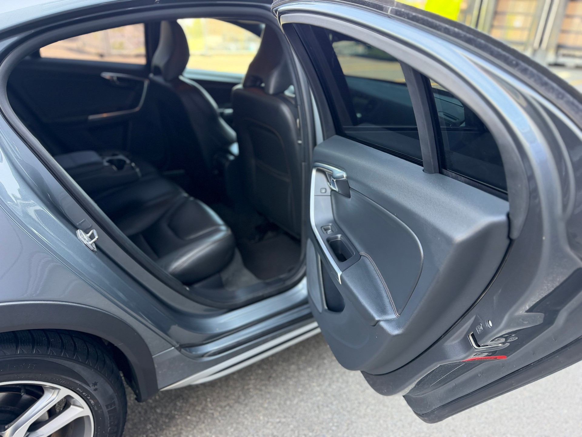 VOLVO Cross Country-image-9