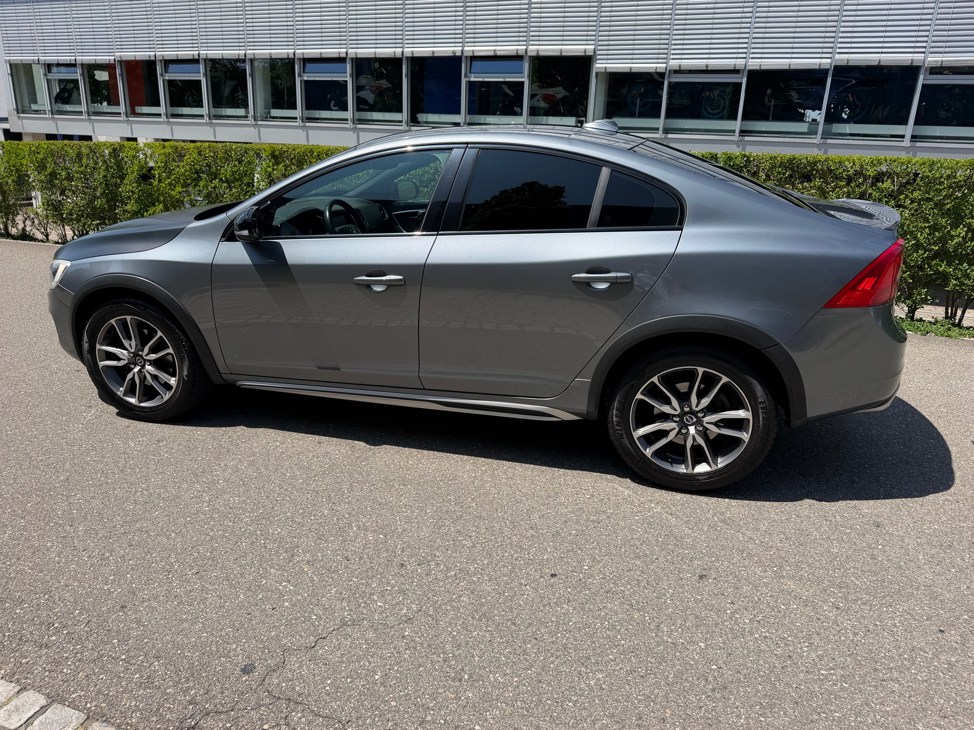 VOLVO Cross Country-image-26