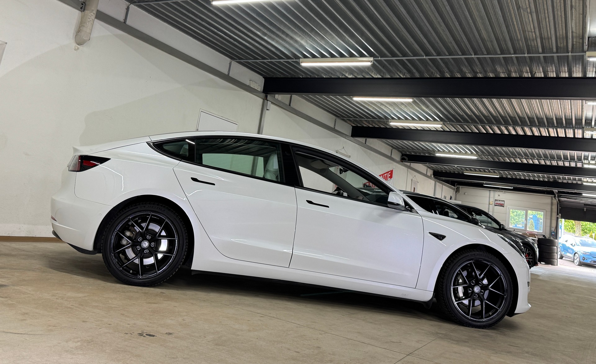 TESLA Model 3 Long Range Dual Motor AWD 498PS / Facelift / Wärmepumpe-image-3