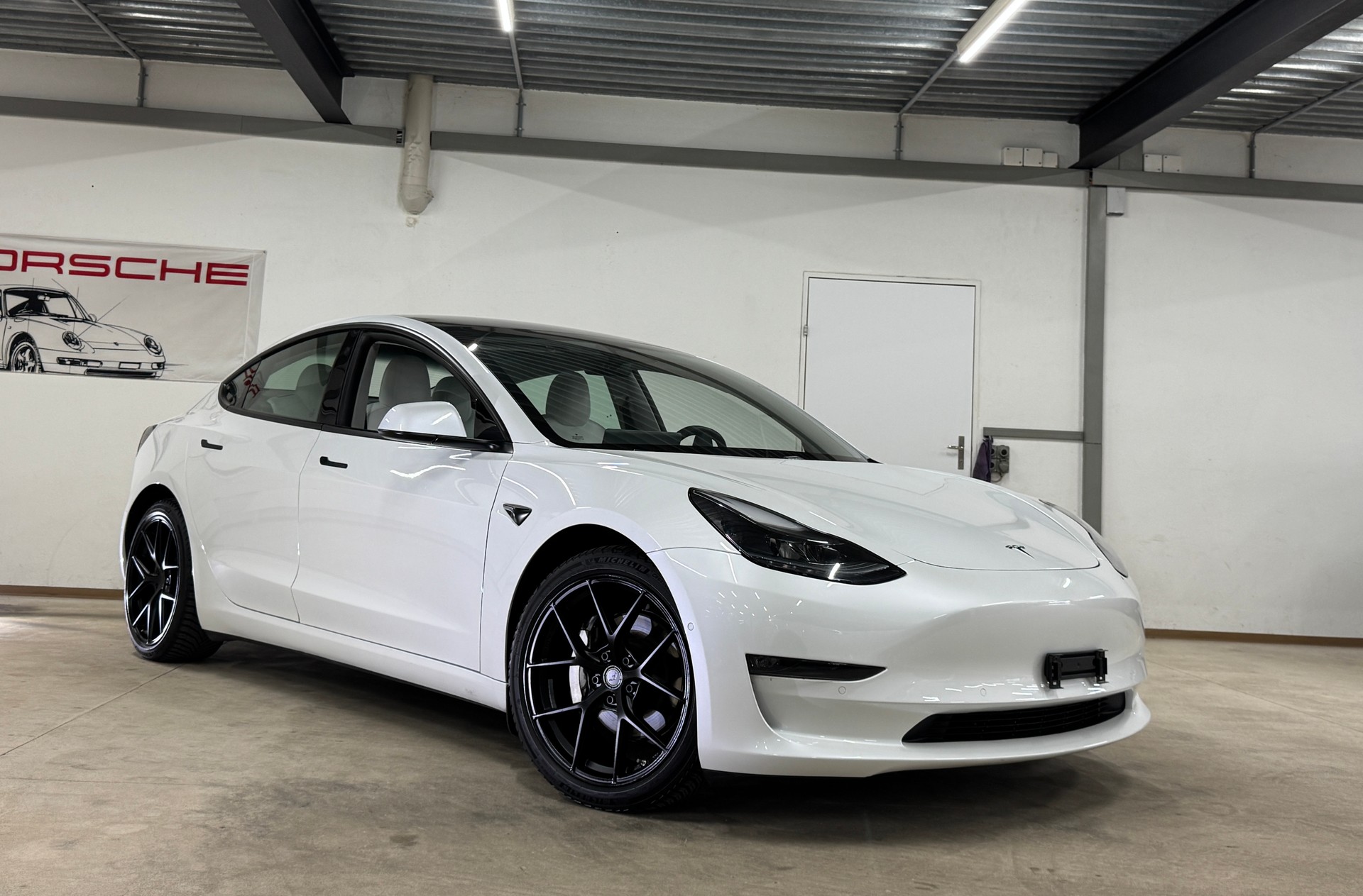 TESLA Model 3 Long Range Dual Motor AWD 498PS / Facelift / Wärmepumpe-image-2