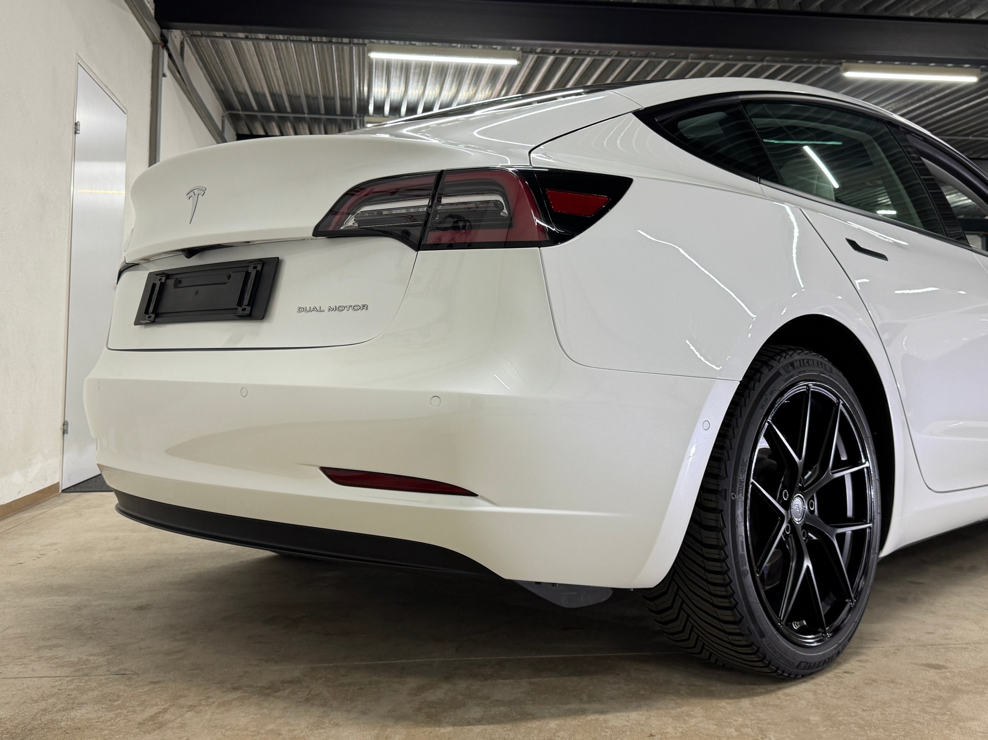 TESLA Model 3 Long Range Dual Motor AWD 498PS / Facelift / Wärmepumpe-image-5