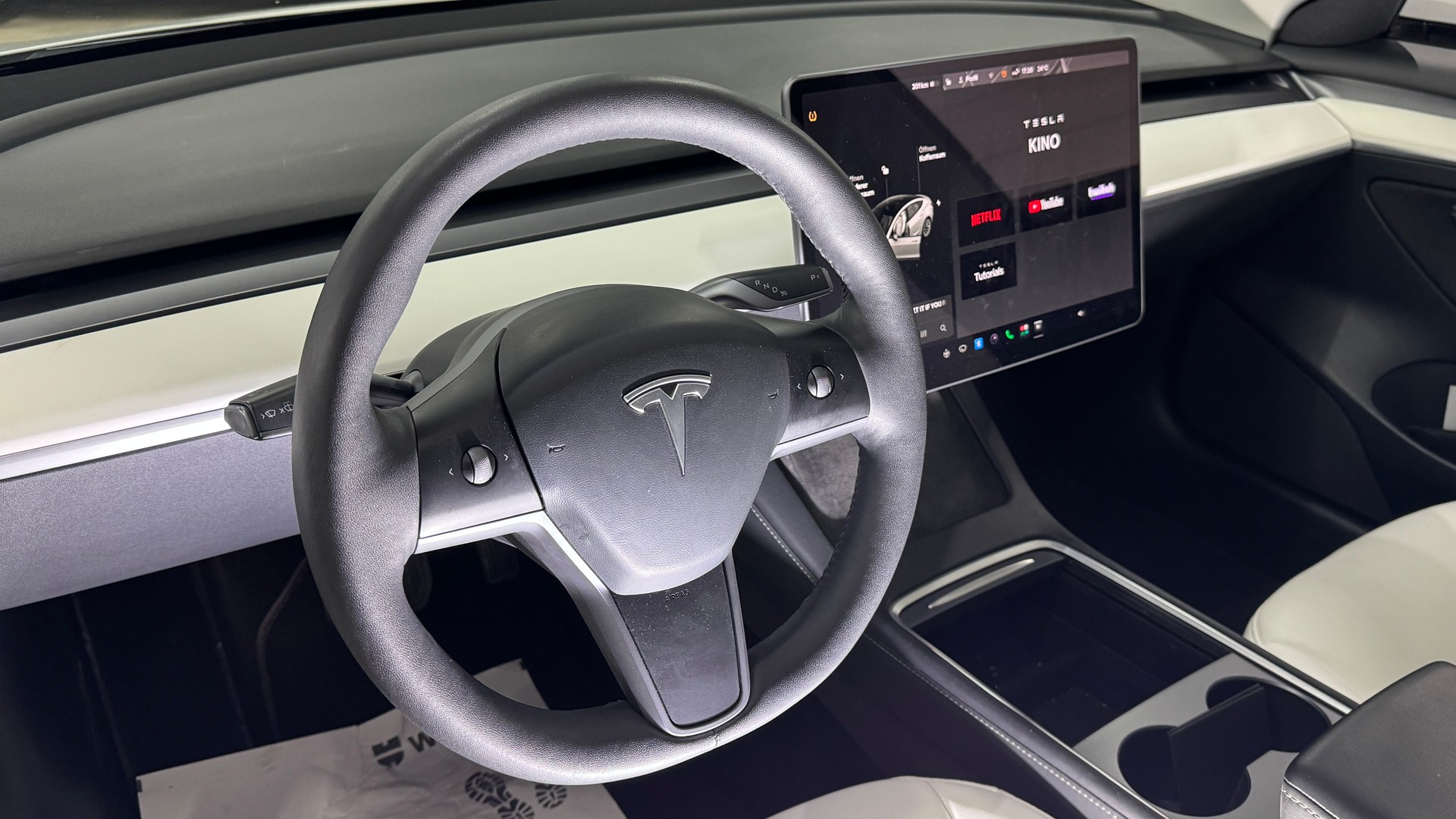 TESLA Model 3 Long Range Dual Motor AWD 498PS / Facelift / Wärmepumpe-image-9